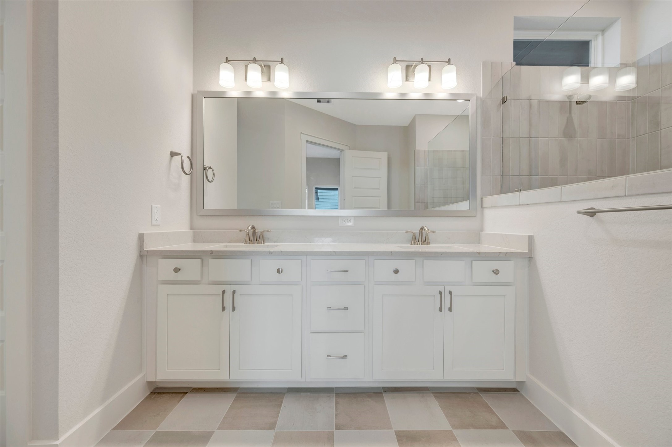16734 Vibrant Avenue Property Photo 37