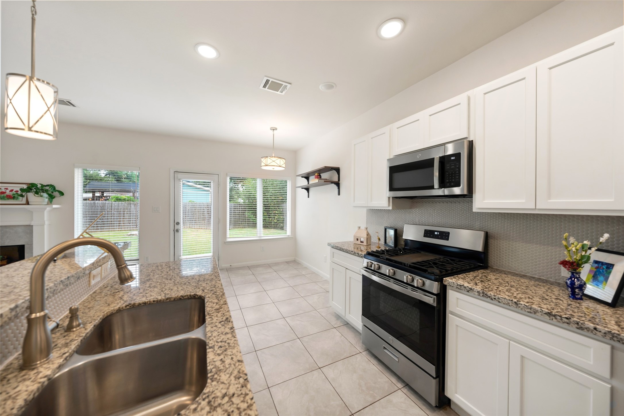 5207 Perry Street Property Photo 5