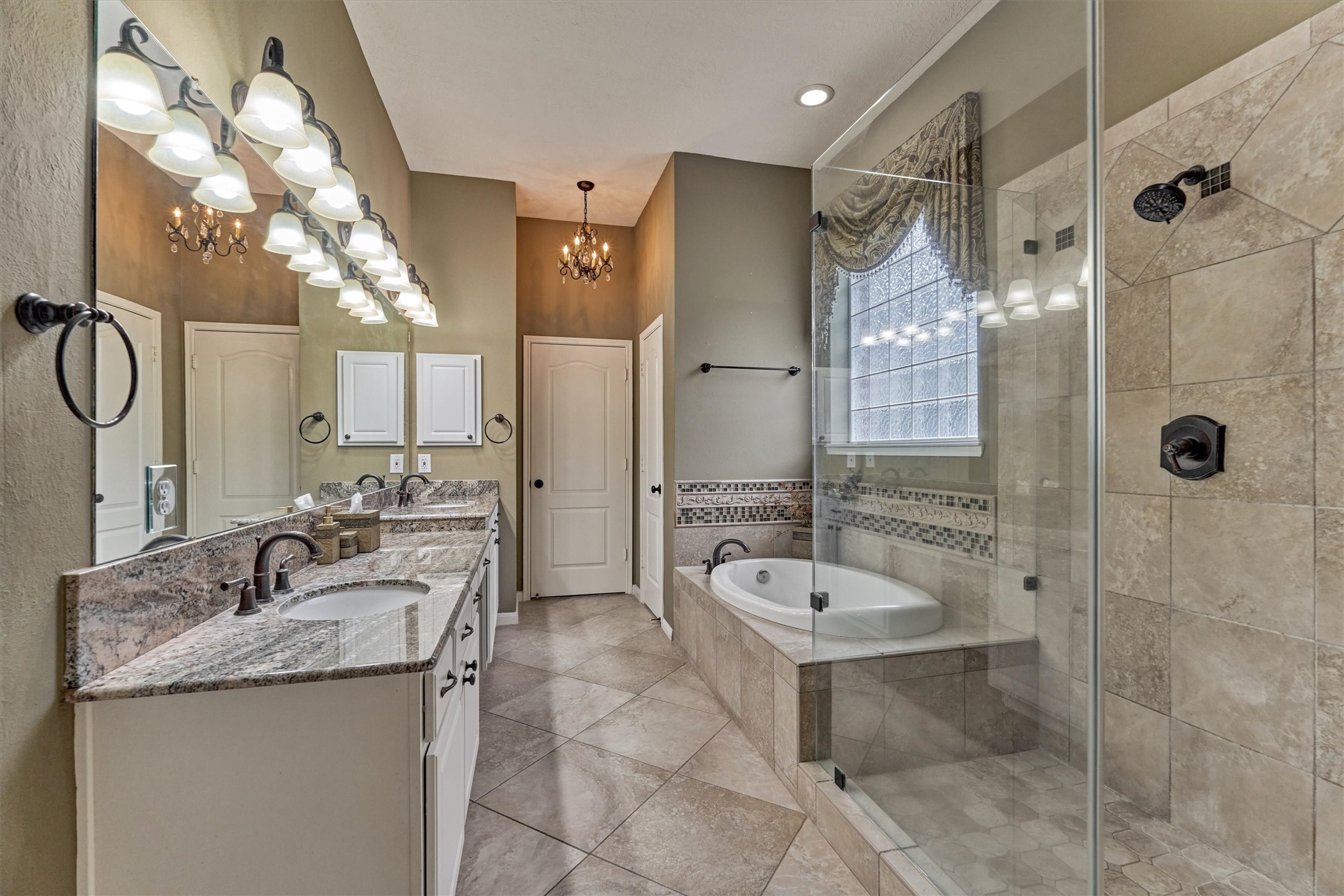6615 Haughton Drive Property Photo 16