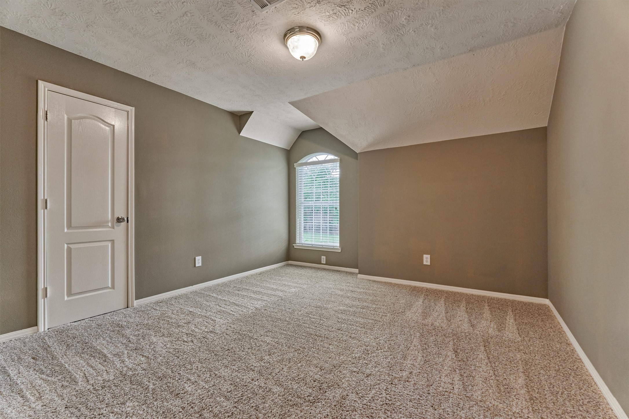 6615 Haughton Drive Property Photo 35
