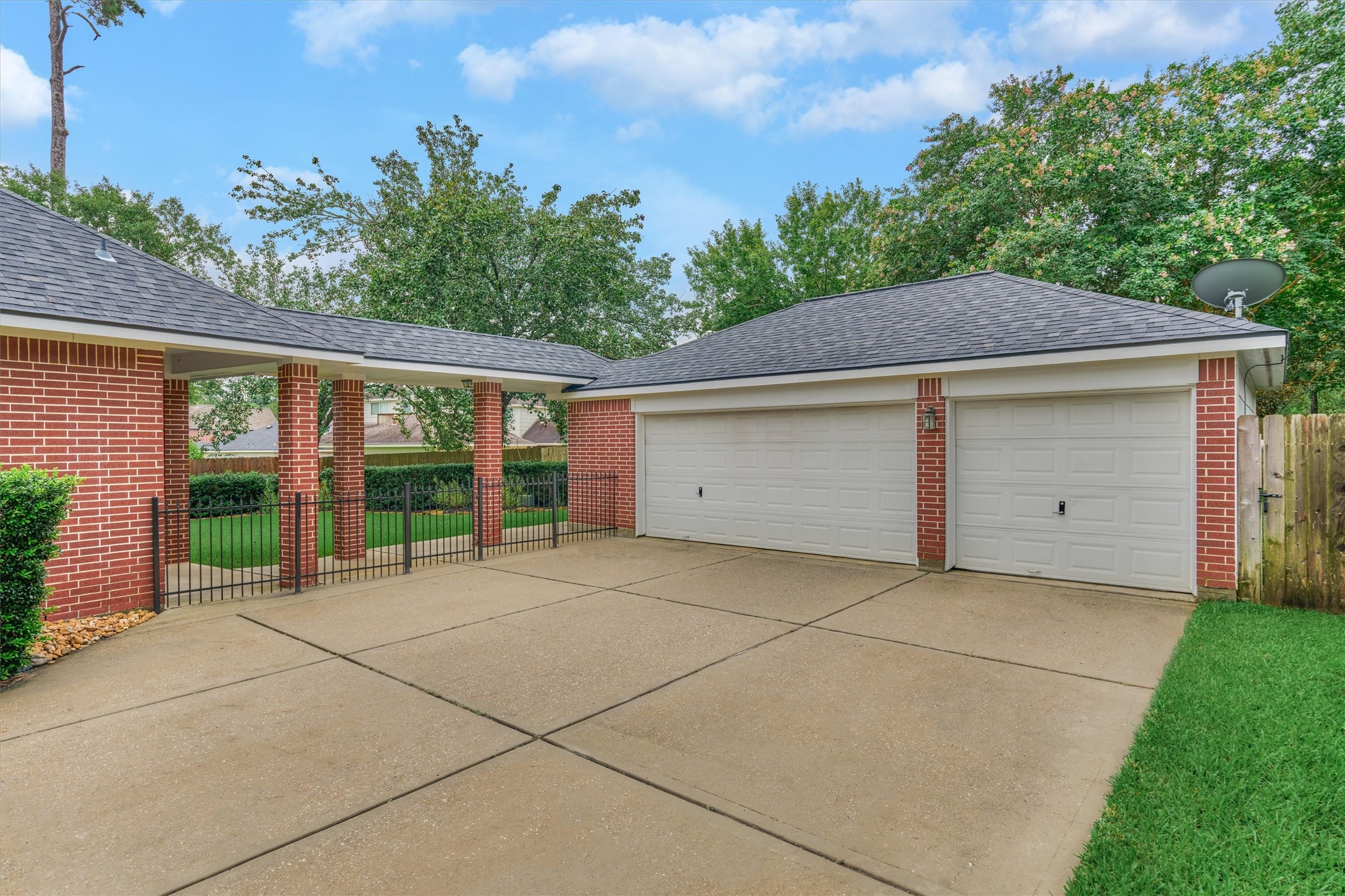 6615 Haughton Drive Property Photo 41