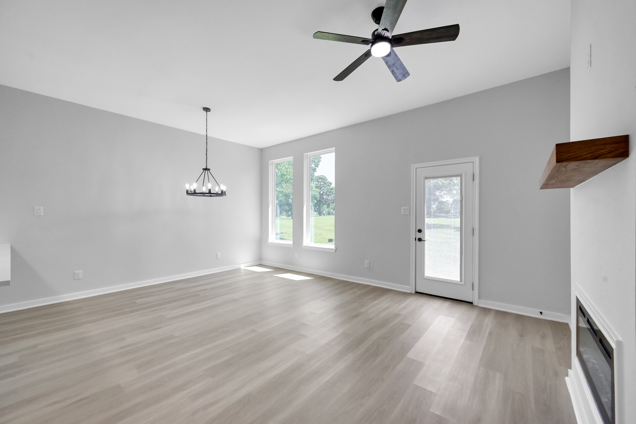 14833 Spica Court Property Photo 24