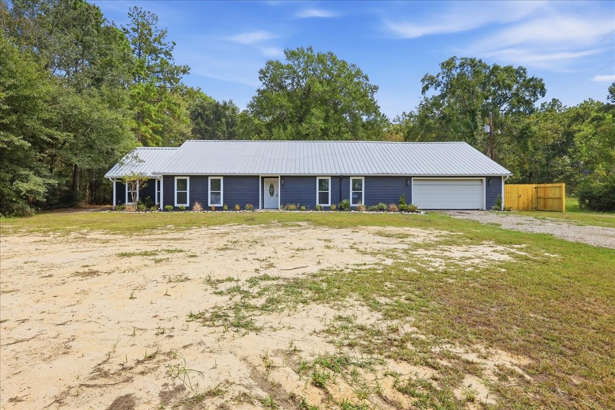 232 County Road 4182 Property Photo 2
