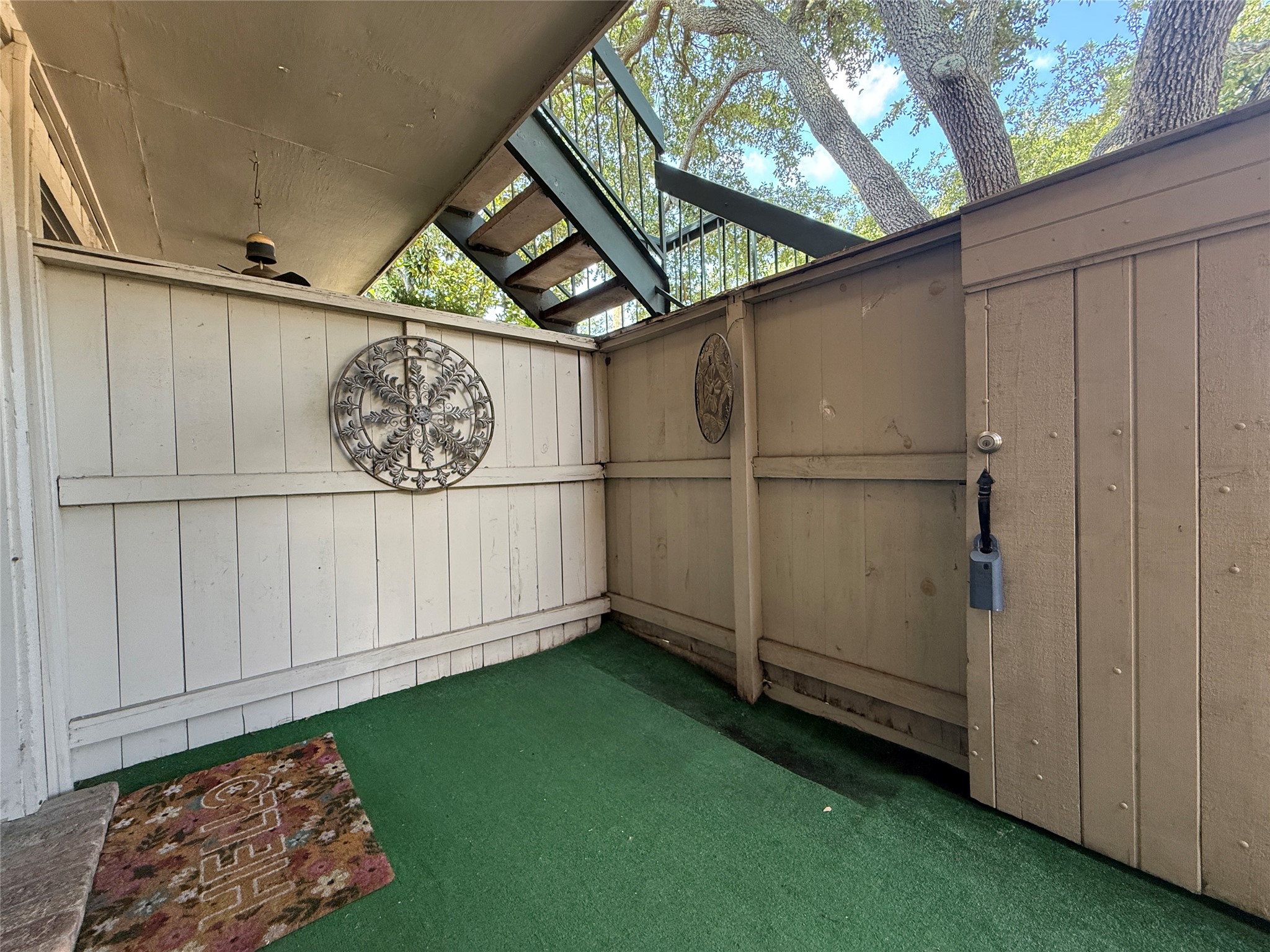 845 Augusta Drive 11 Property Photo 4