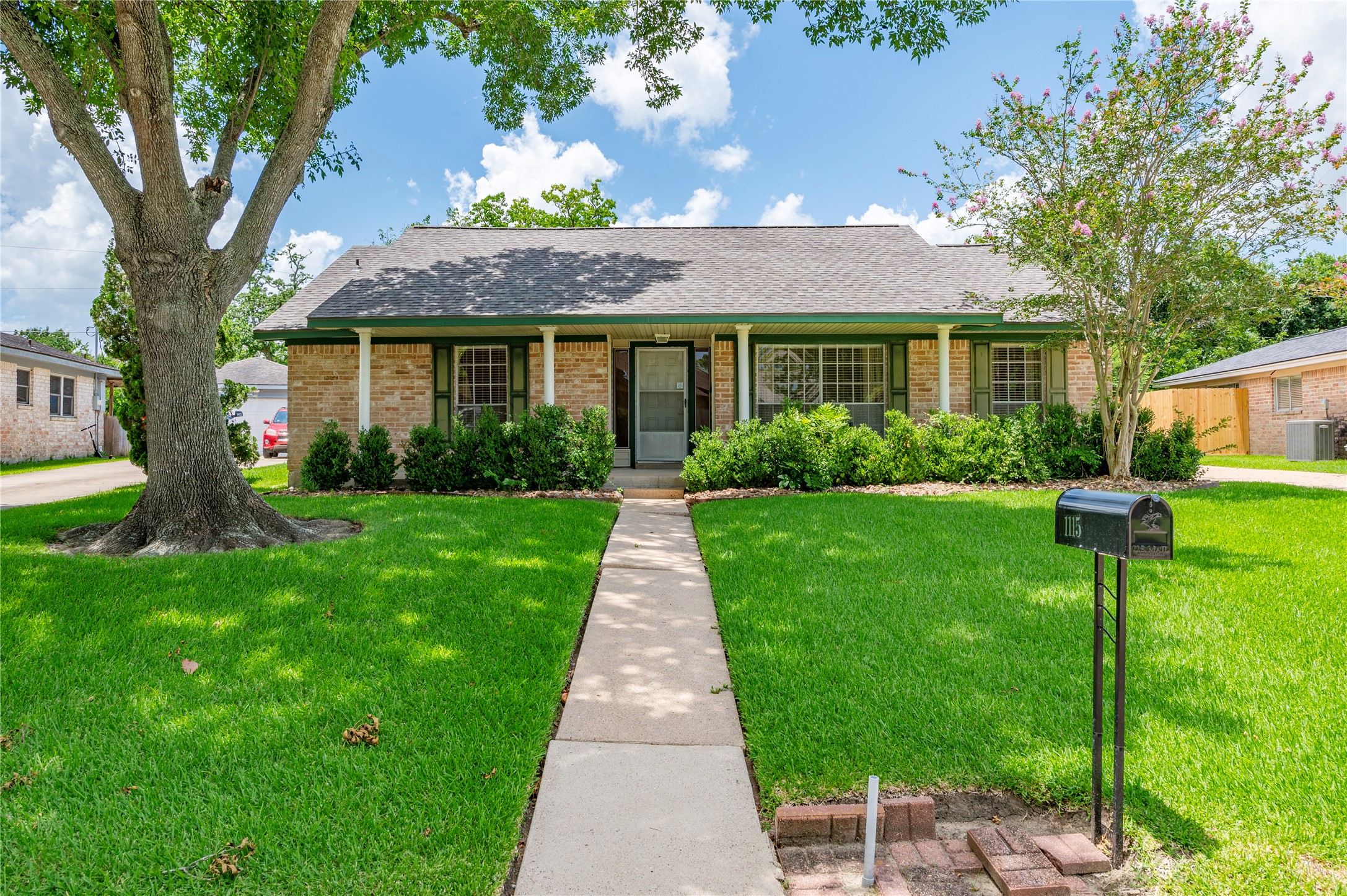 1115 Newport Boulevard Property Photo 1