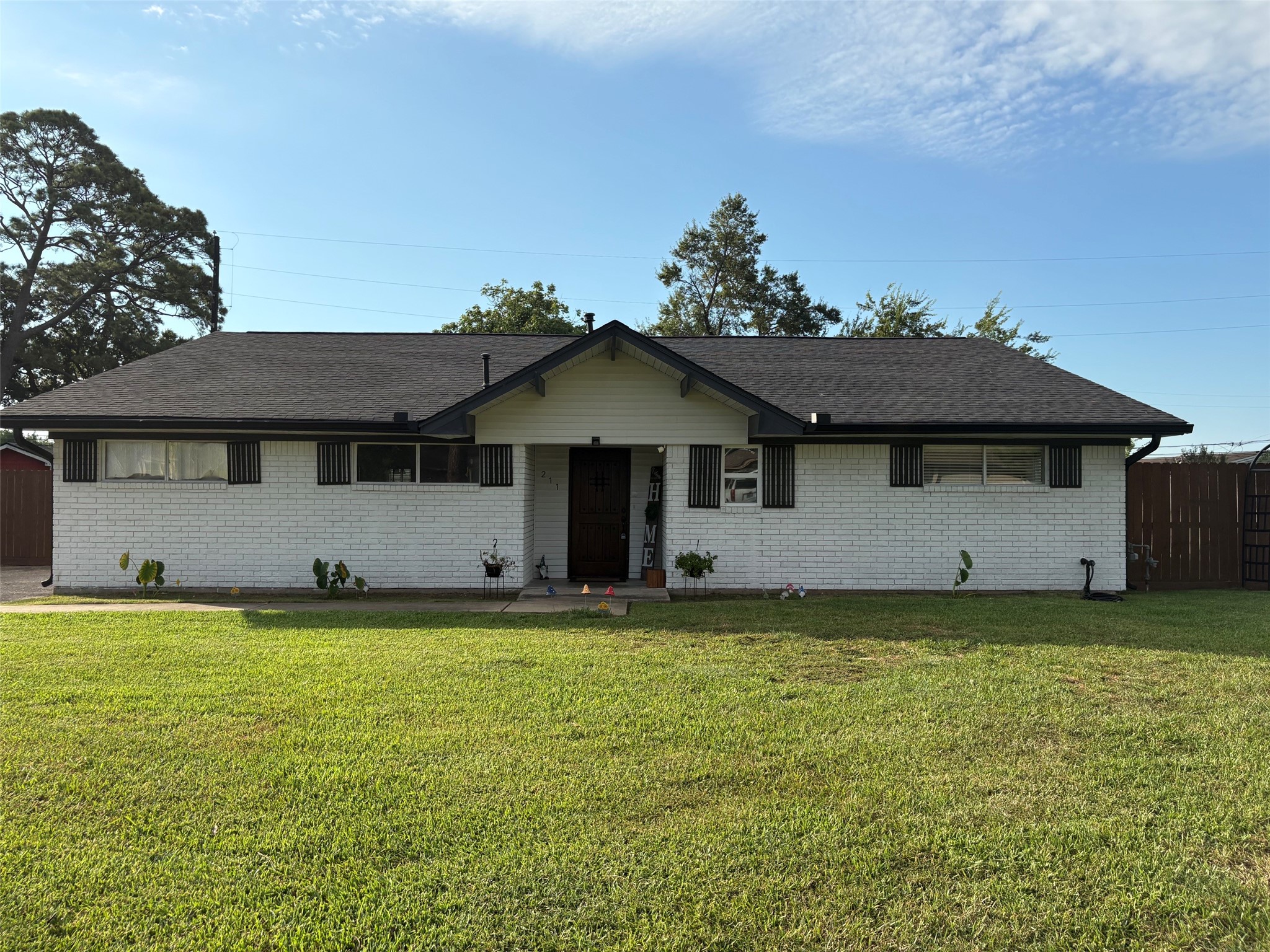 211 Staples Drive Property Photo 1