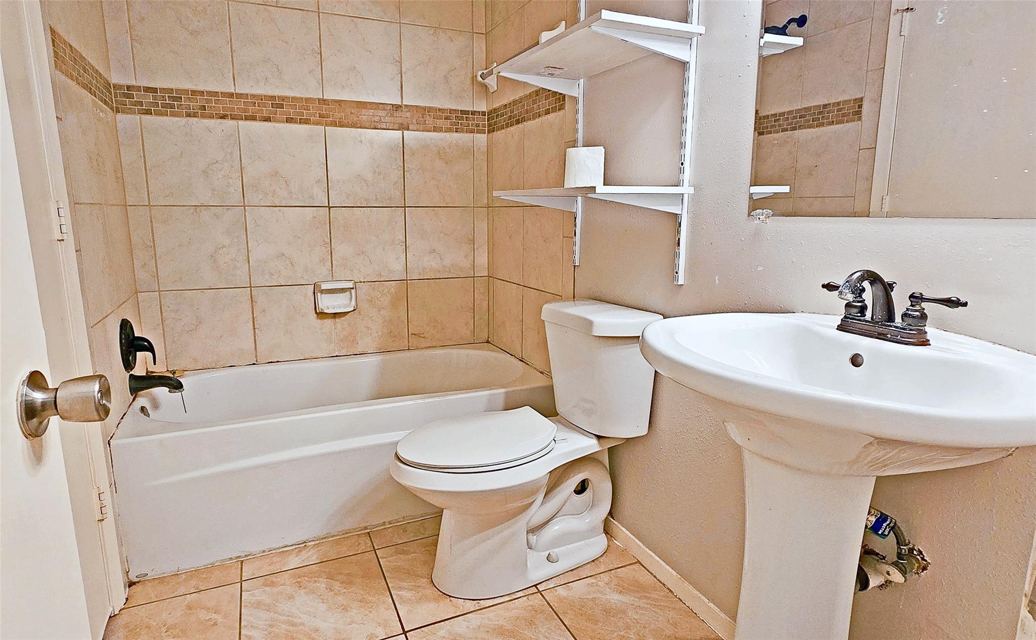 12212 Coppertree Lane # 122, Houston Tx 77035 Property Photo 8
