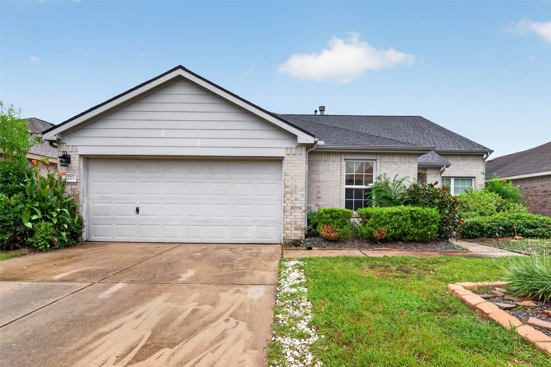 3223 Legends Creek Drive Property Photo 1