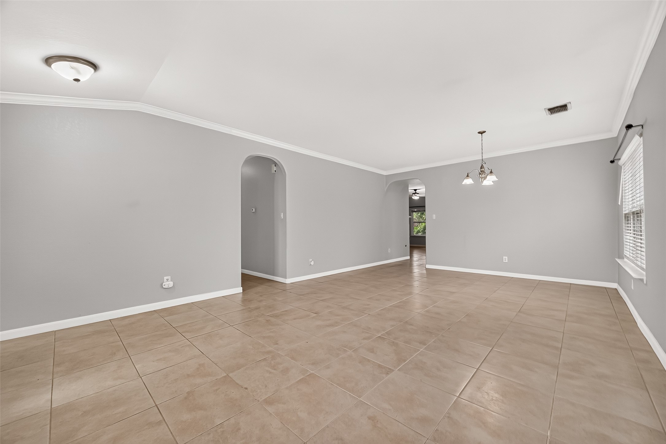 3223 Legends Creek Drive Property Photo 3