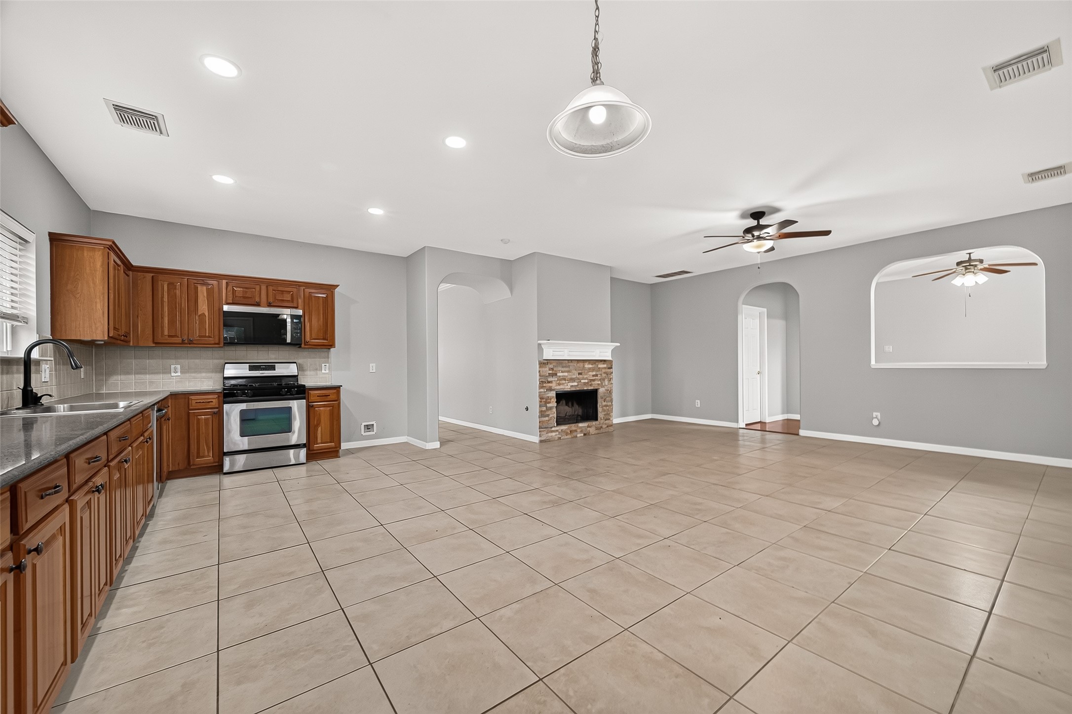 3223 Legends Creek Drive Property Photo 6