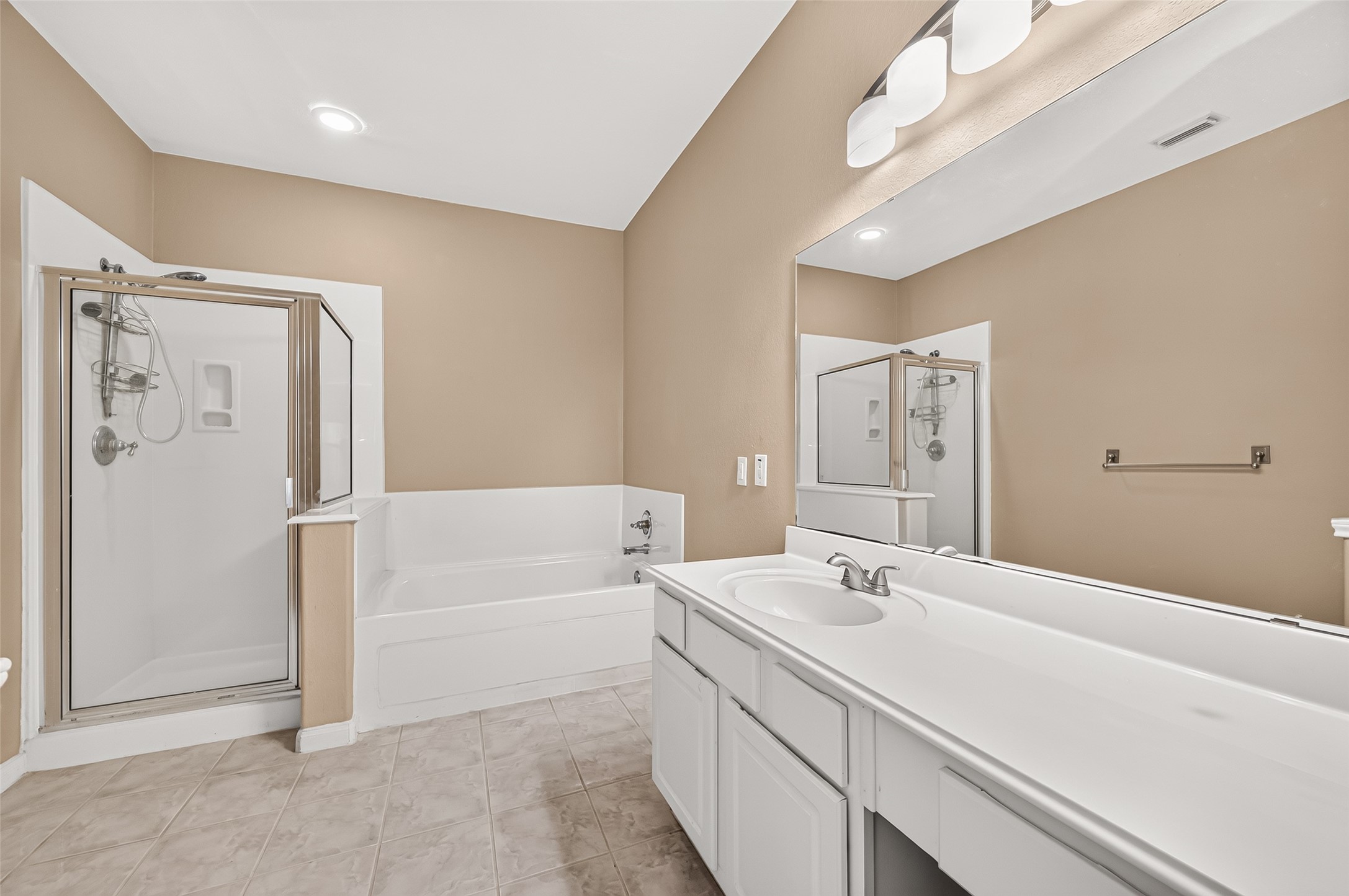 3223 Legends Creek Drive Property Photo 13