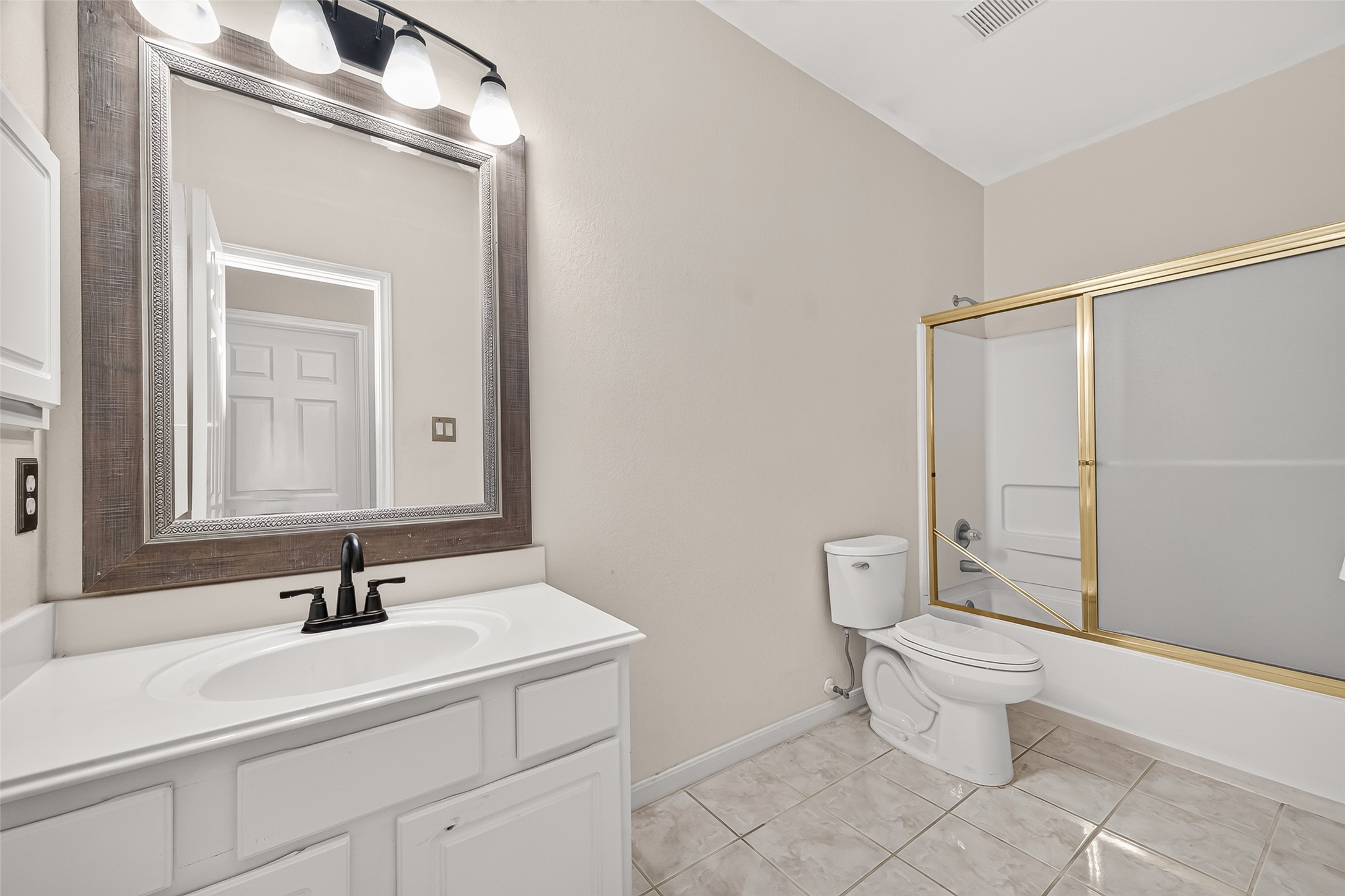3223 Legends Creek Drive Property Photo 17