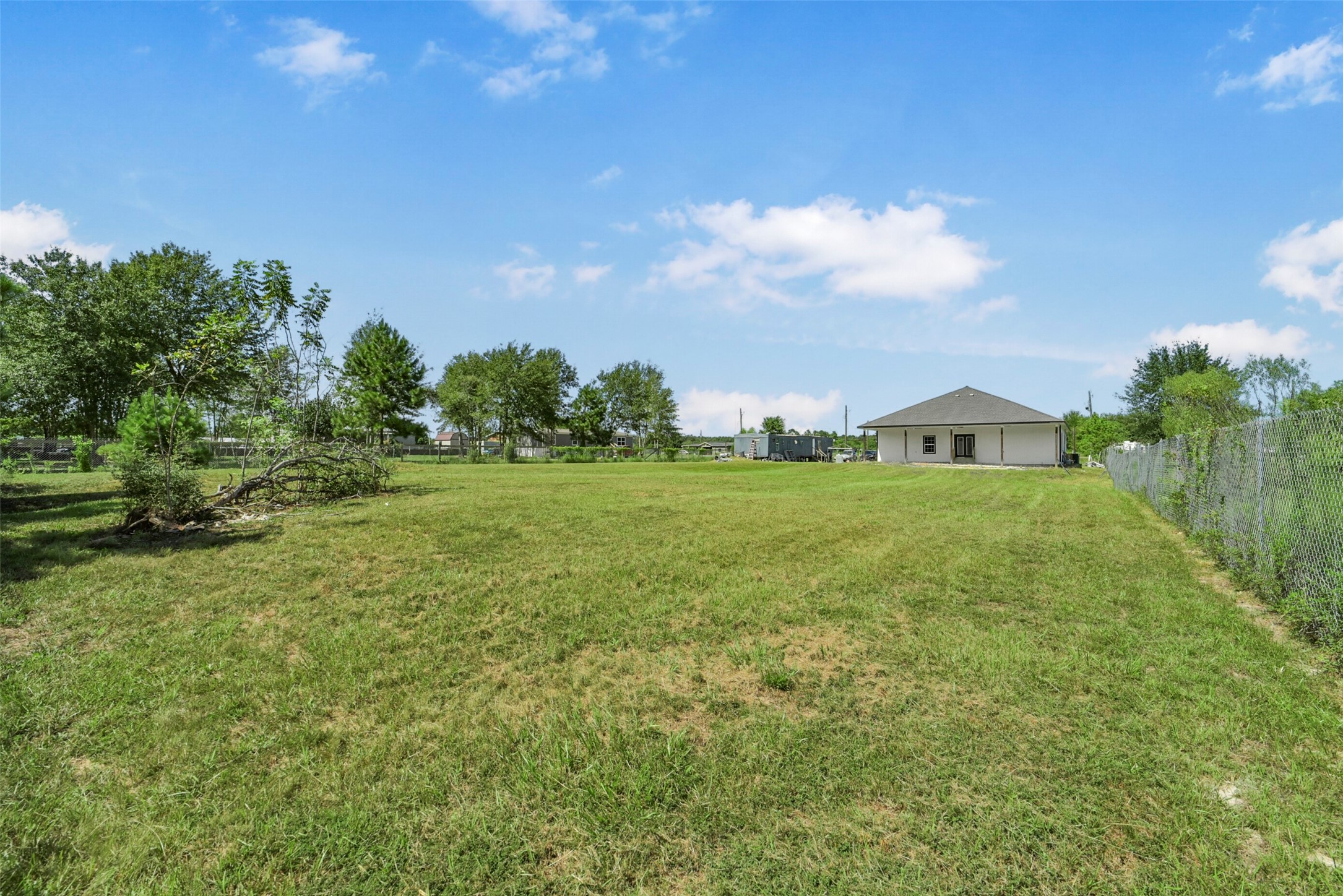 262 County Road 3552 Property Photo 5