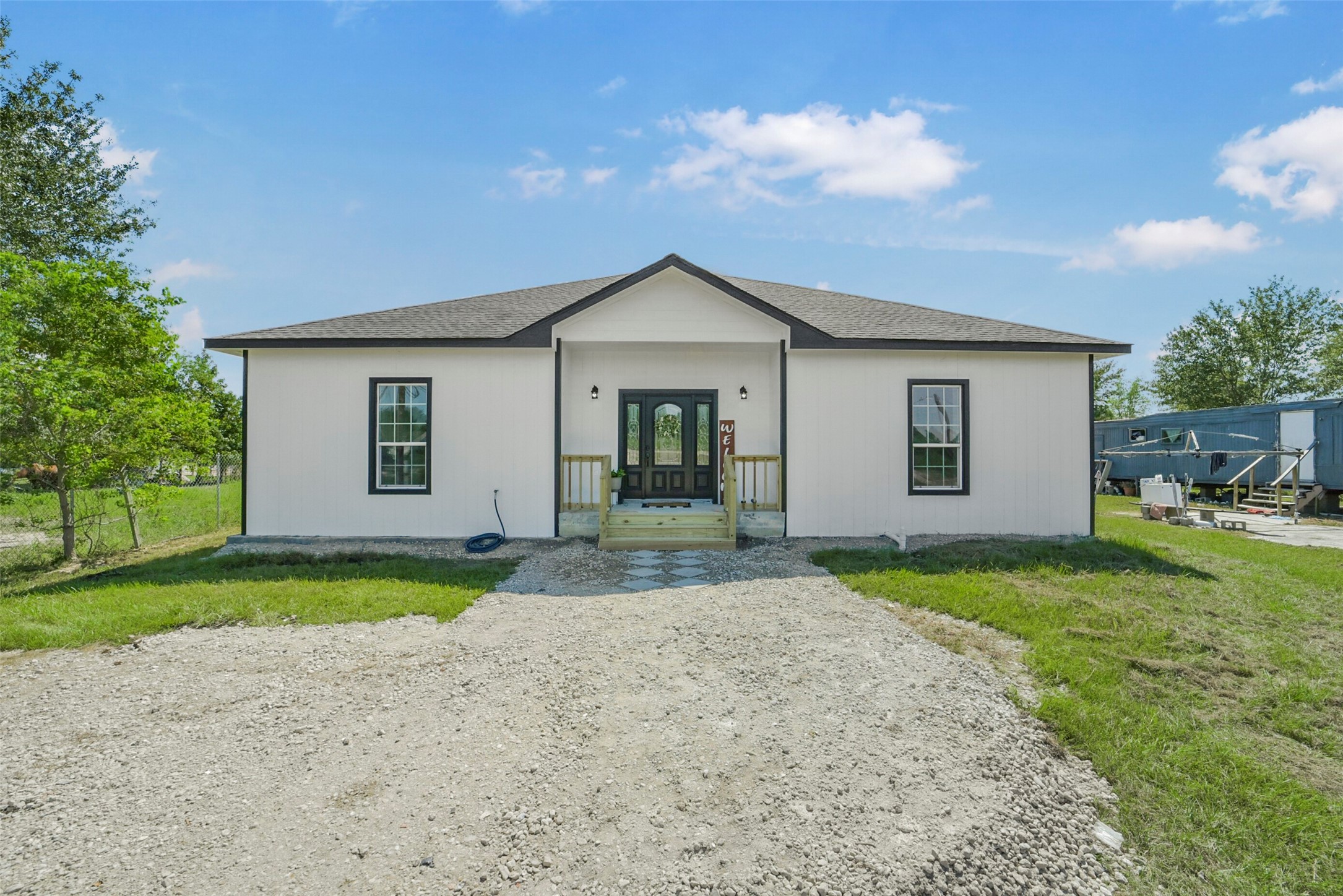262 County Road 3552 Property Photo 6