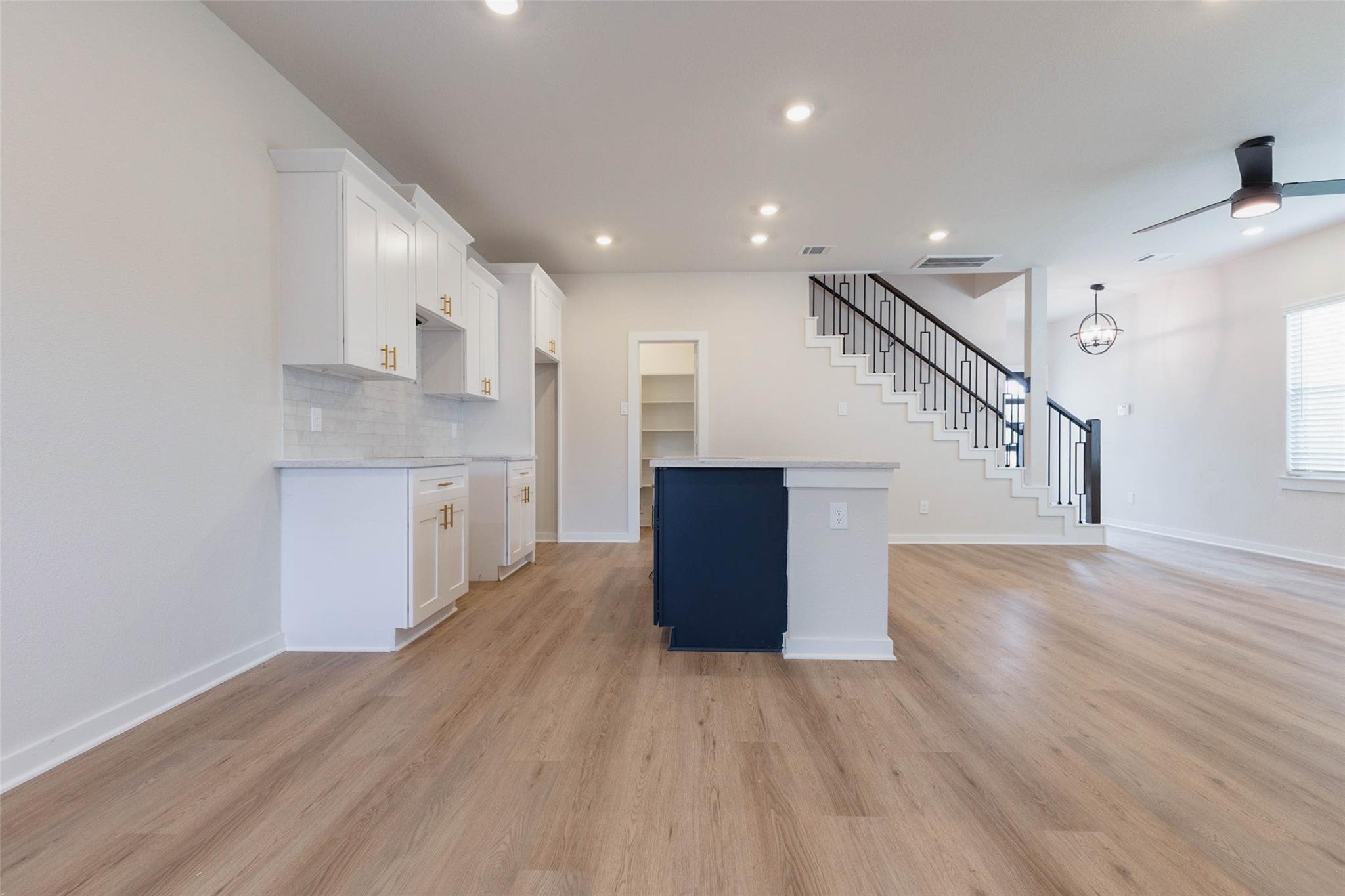 1007 Santee Ct Court Property Photo 9