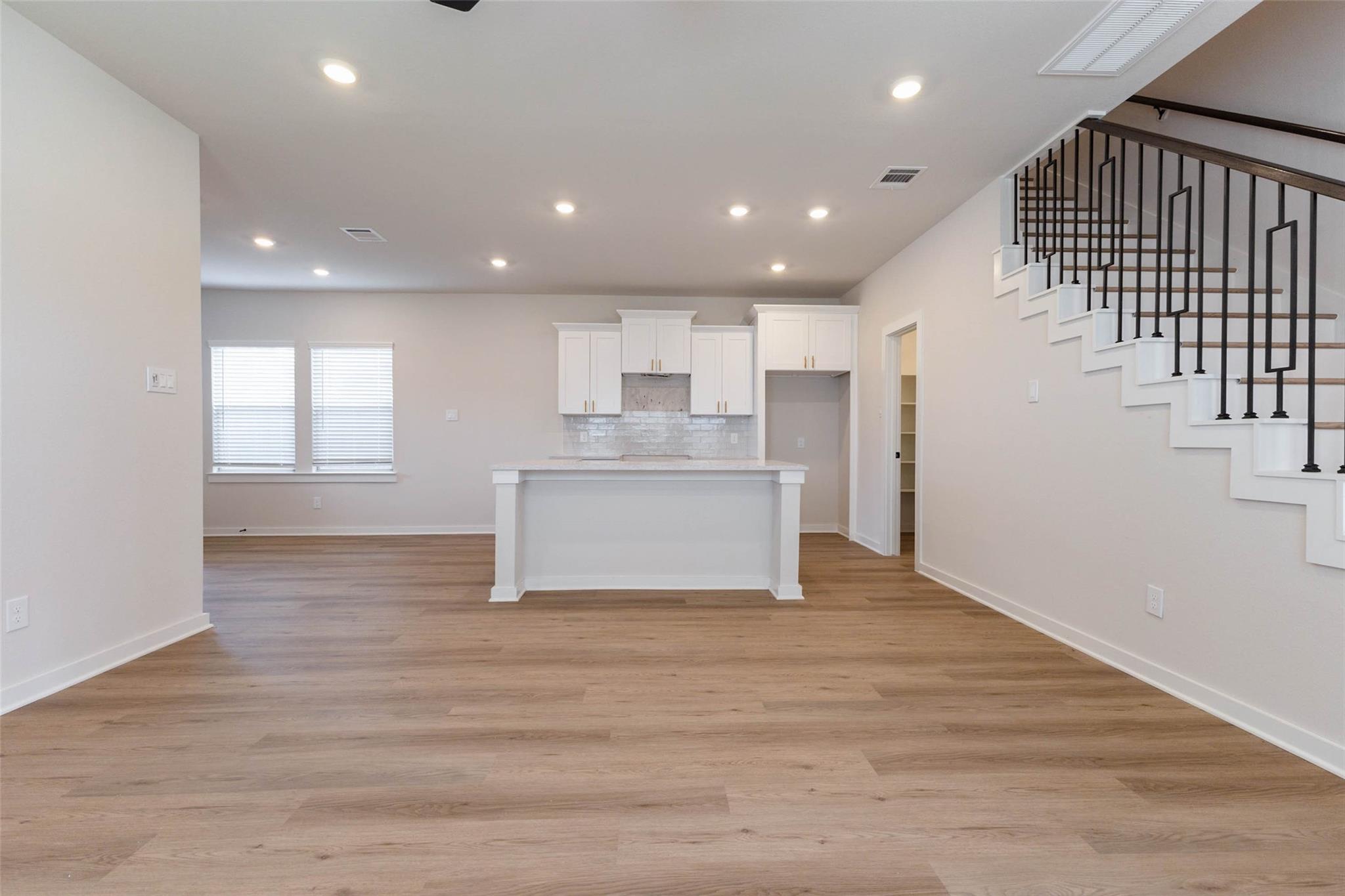 1007 Santee Ct Court Property Photo 10