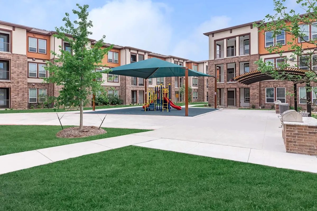 540 Richcrest Dr Property Photo 7