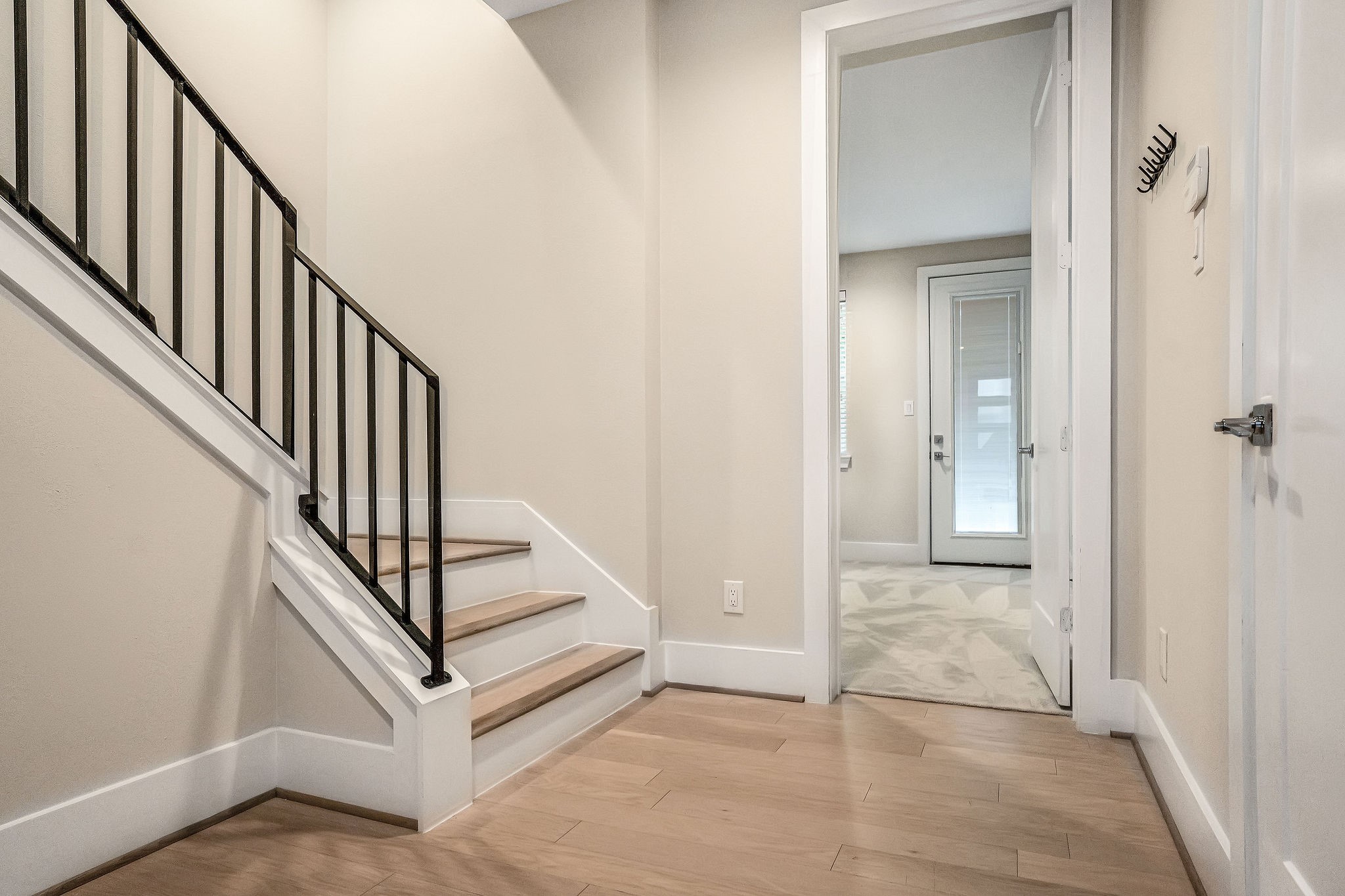 838 Fisher Street B Property Photo 5