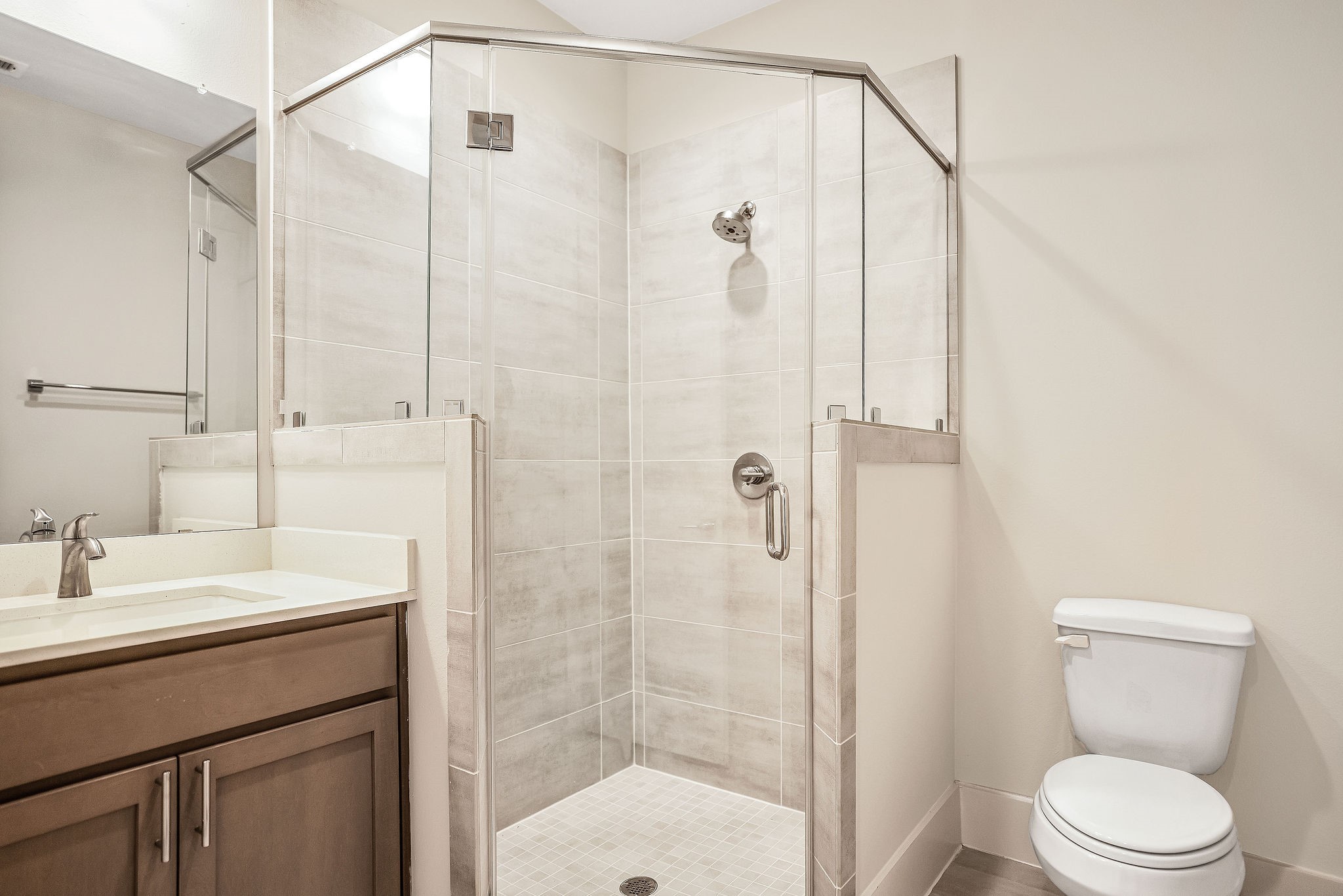 838 Fisher Street B Property Photo 24