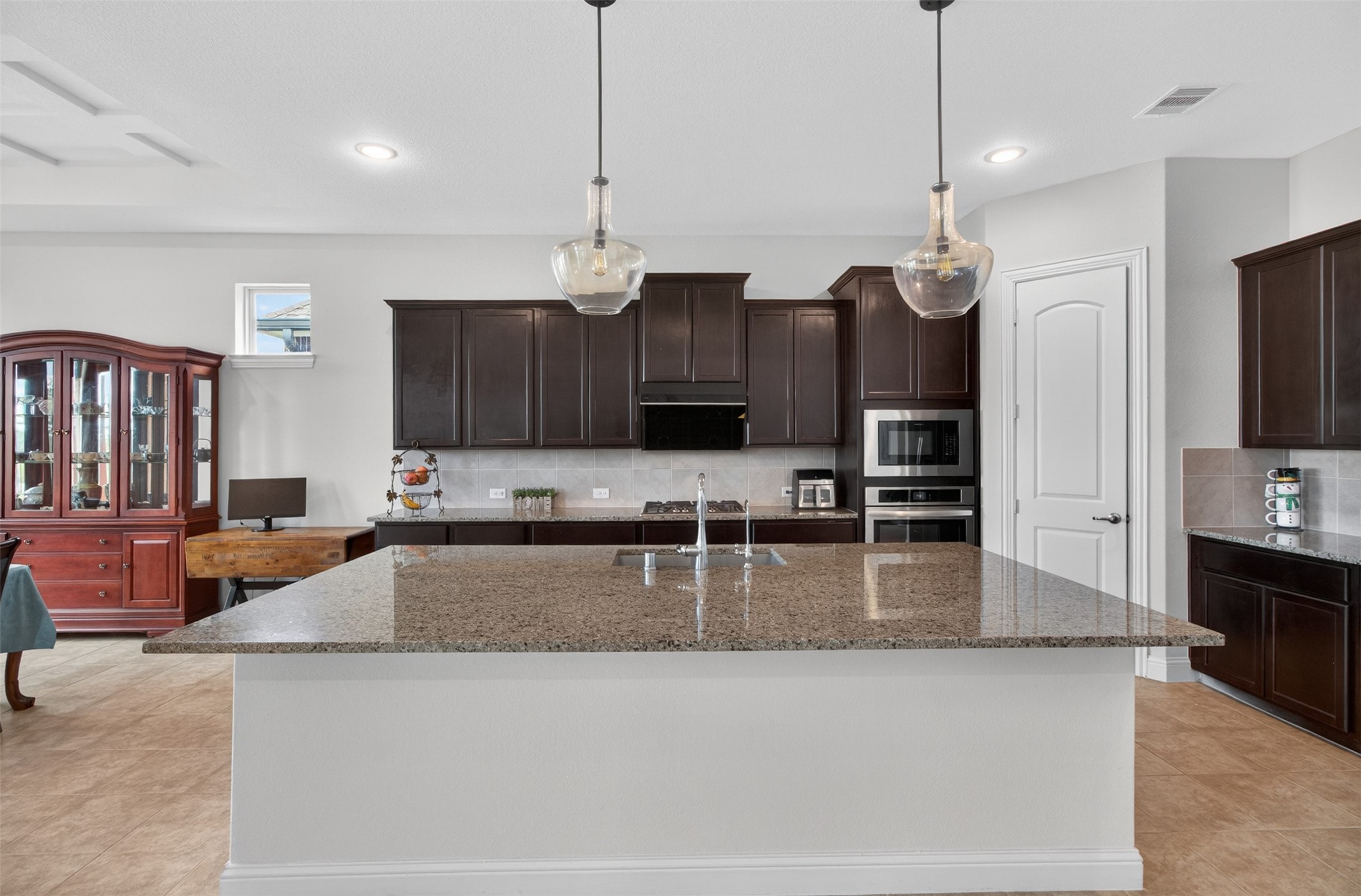 6007 Marsh Lake Court Property Photo 13