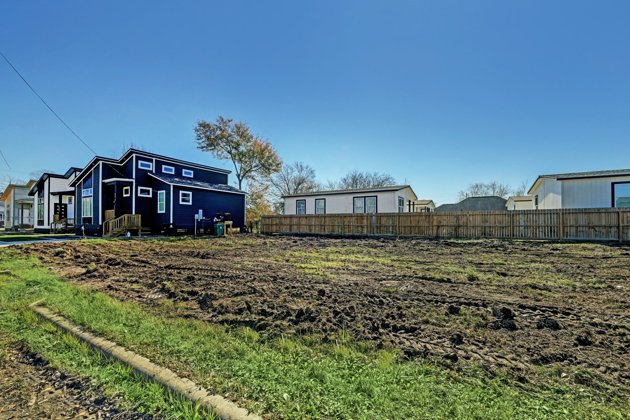 2602 Noble Street Property Photo