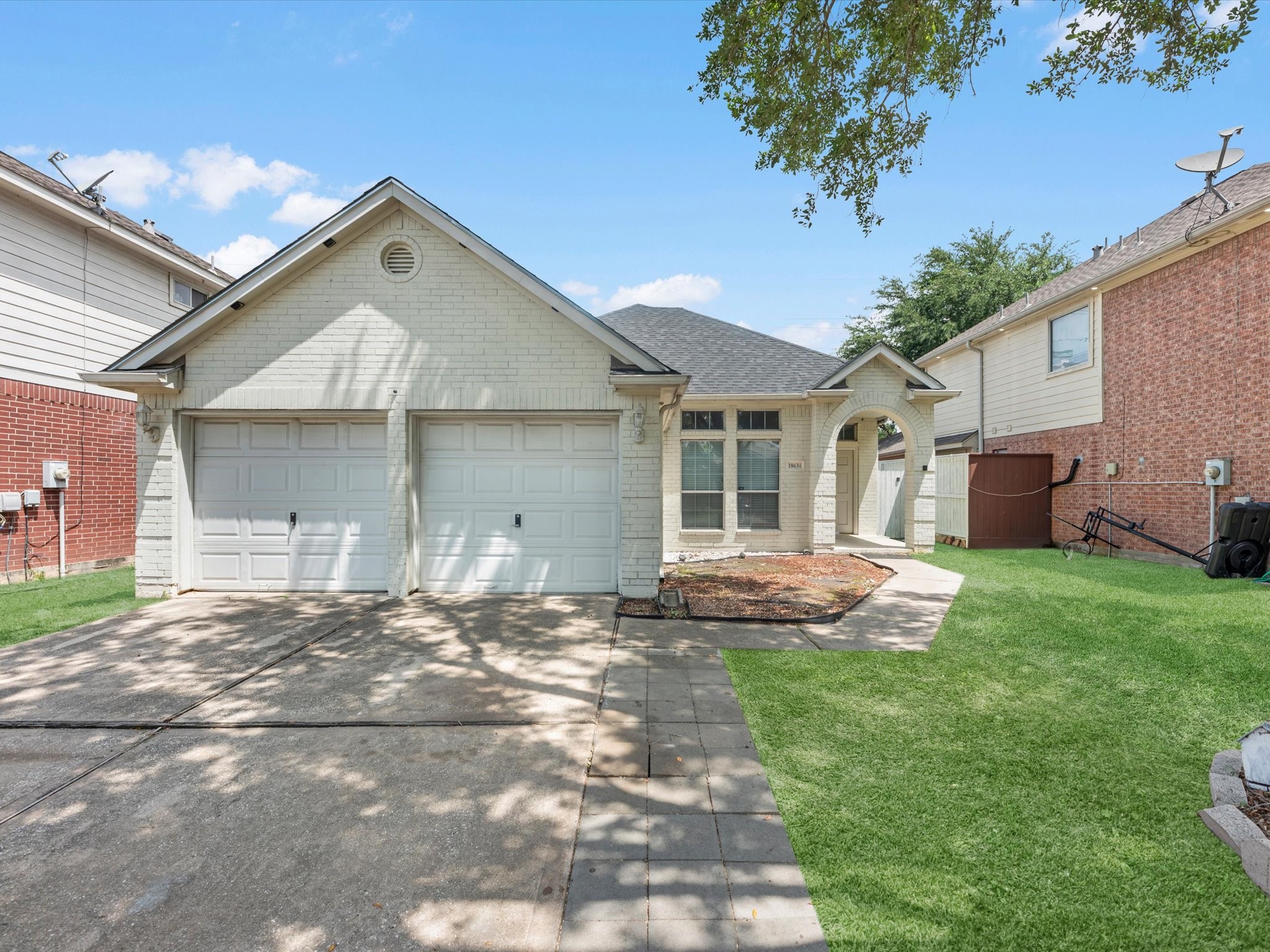 18634 S Wimbledon Drive Property Photo 1