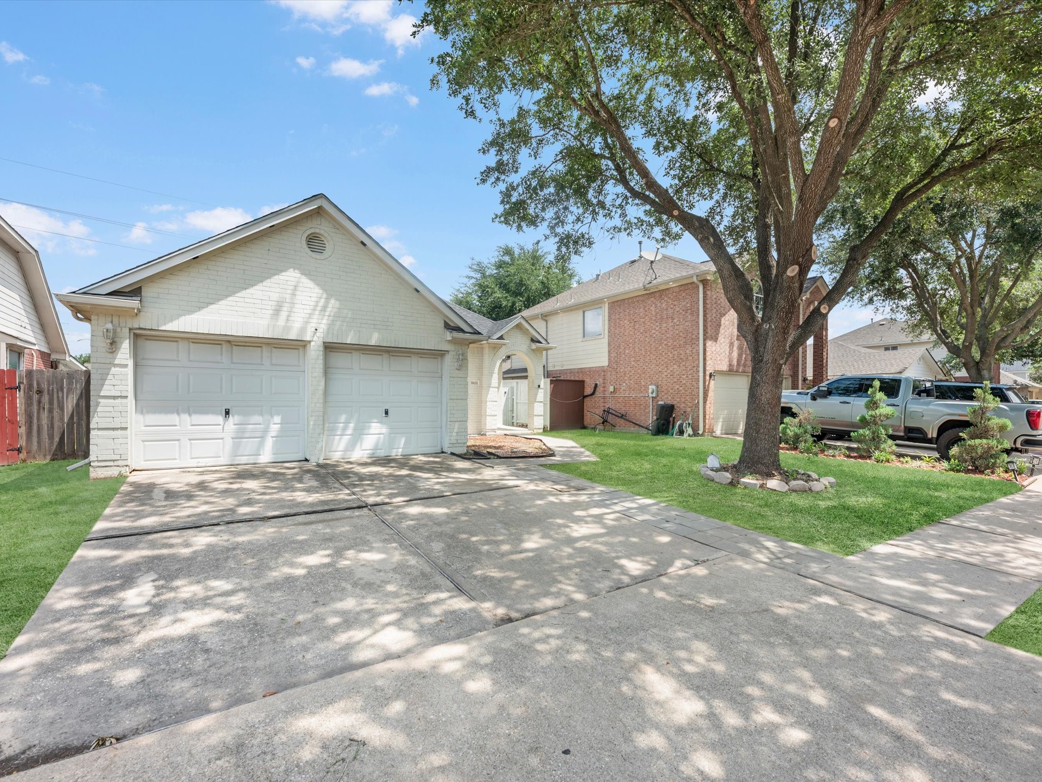 18634 S Wimbledon Drive Property Photo 2