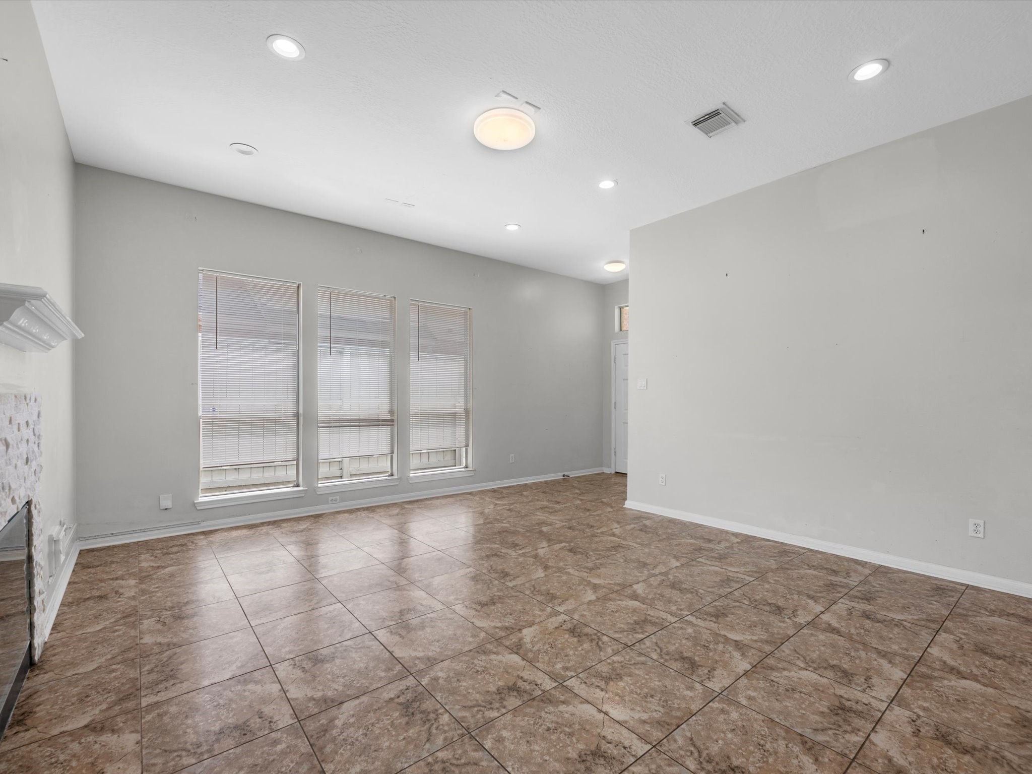 18634 S Wimbledon Drive Property Photo 7