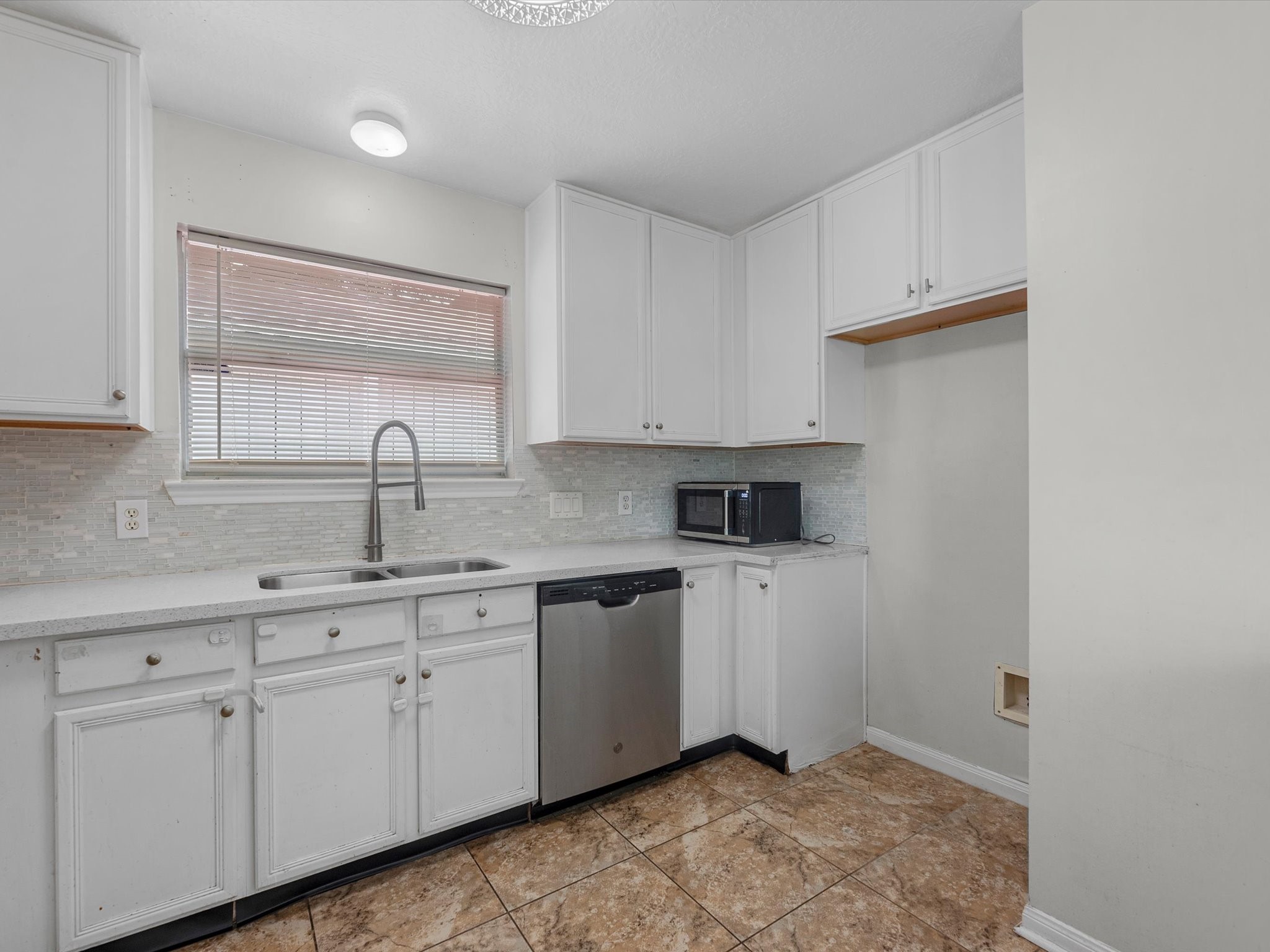 18634 S Wimbledon Drive Property Photo 9