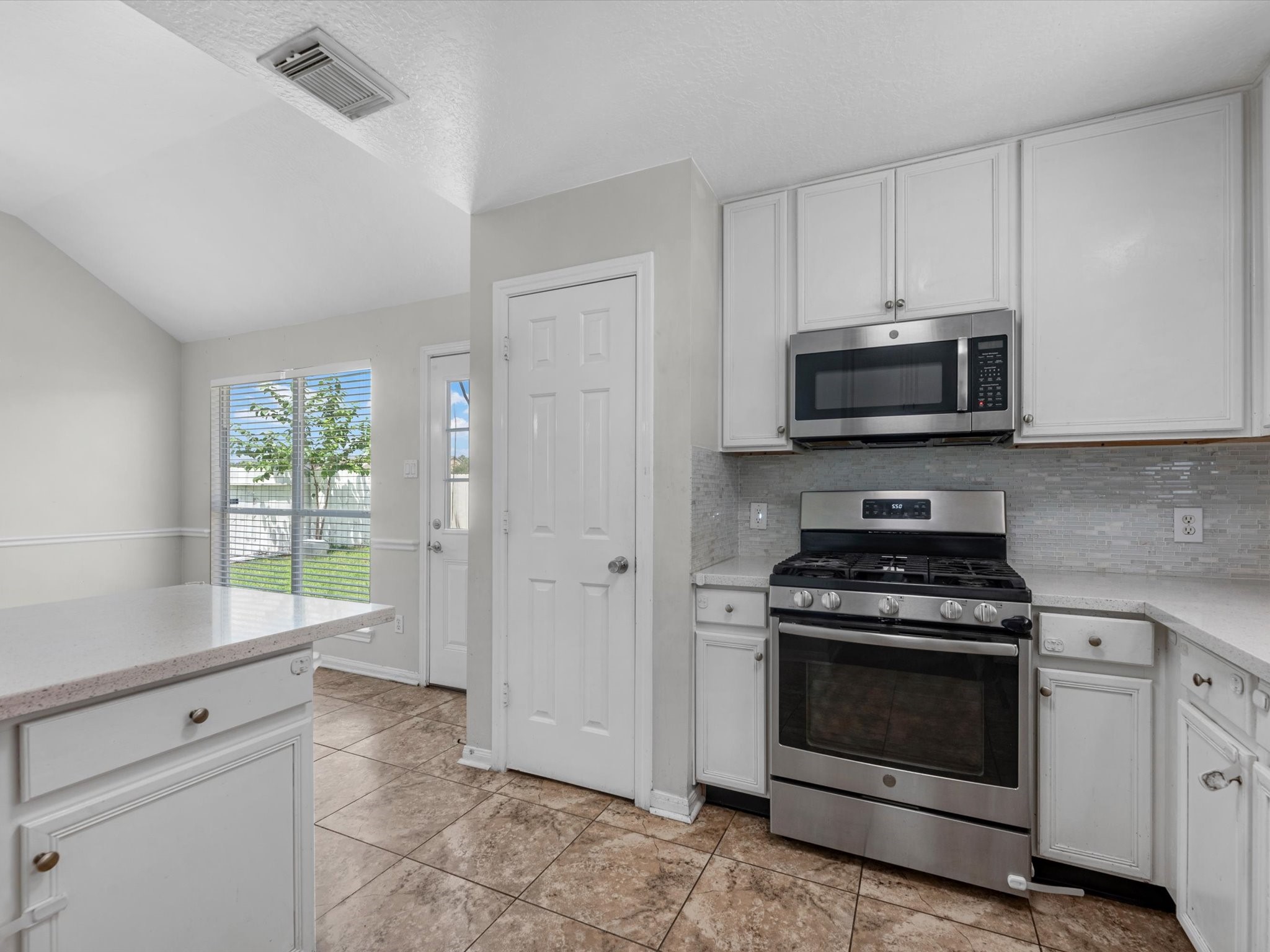 18634 S Wimbledon Drive Property Photo 10