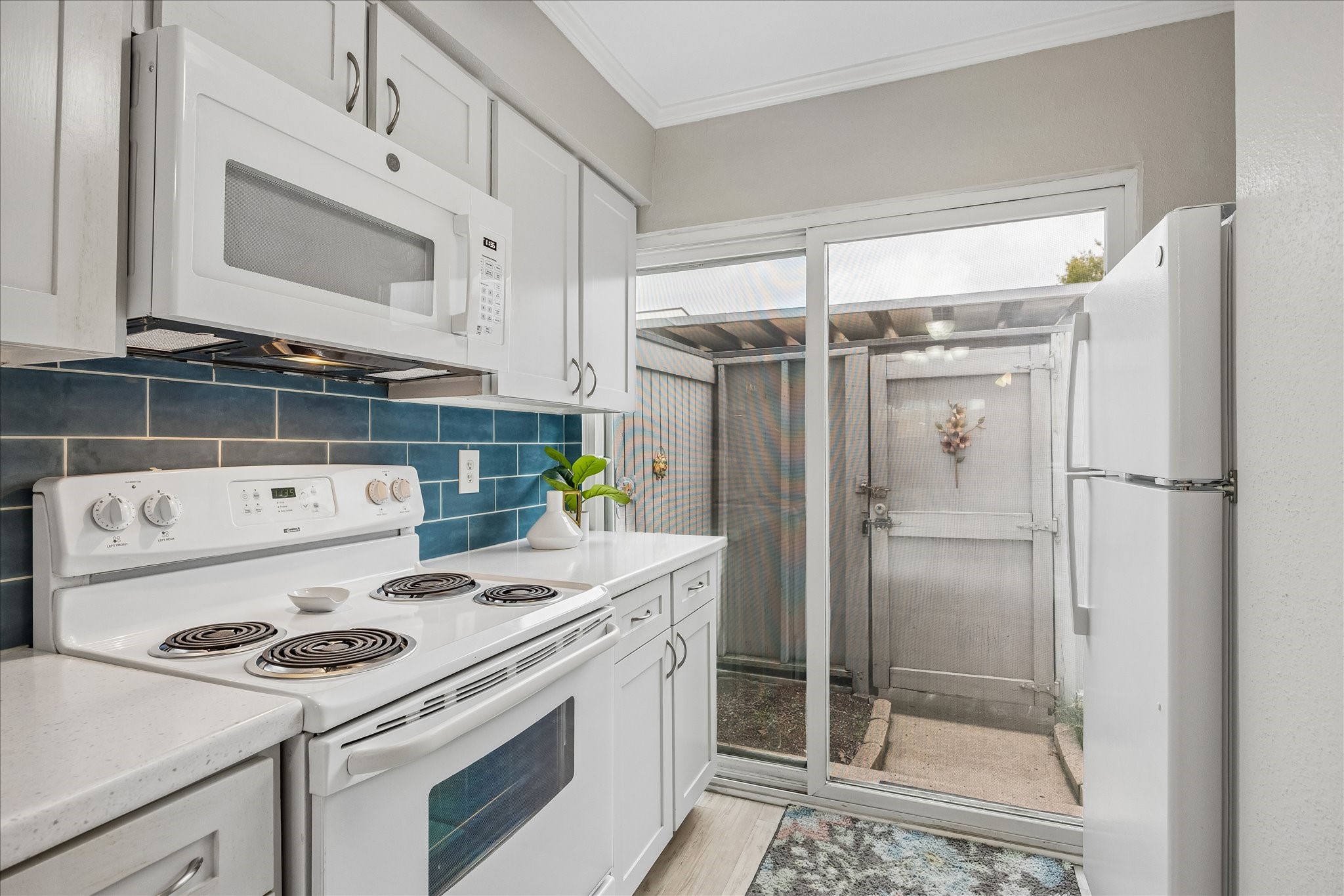 5050 Glenmont Drive F5 Property Photo 4