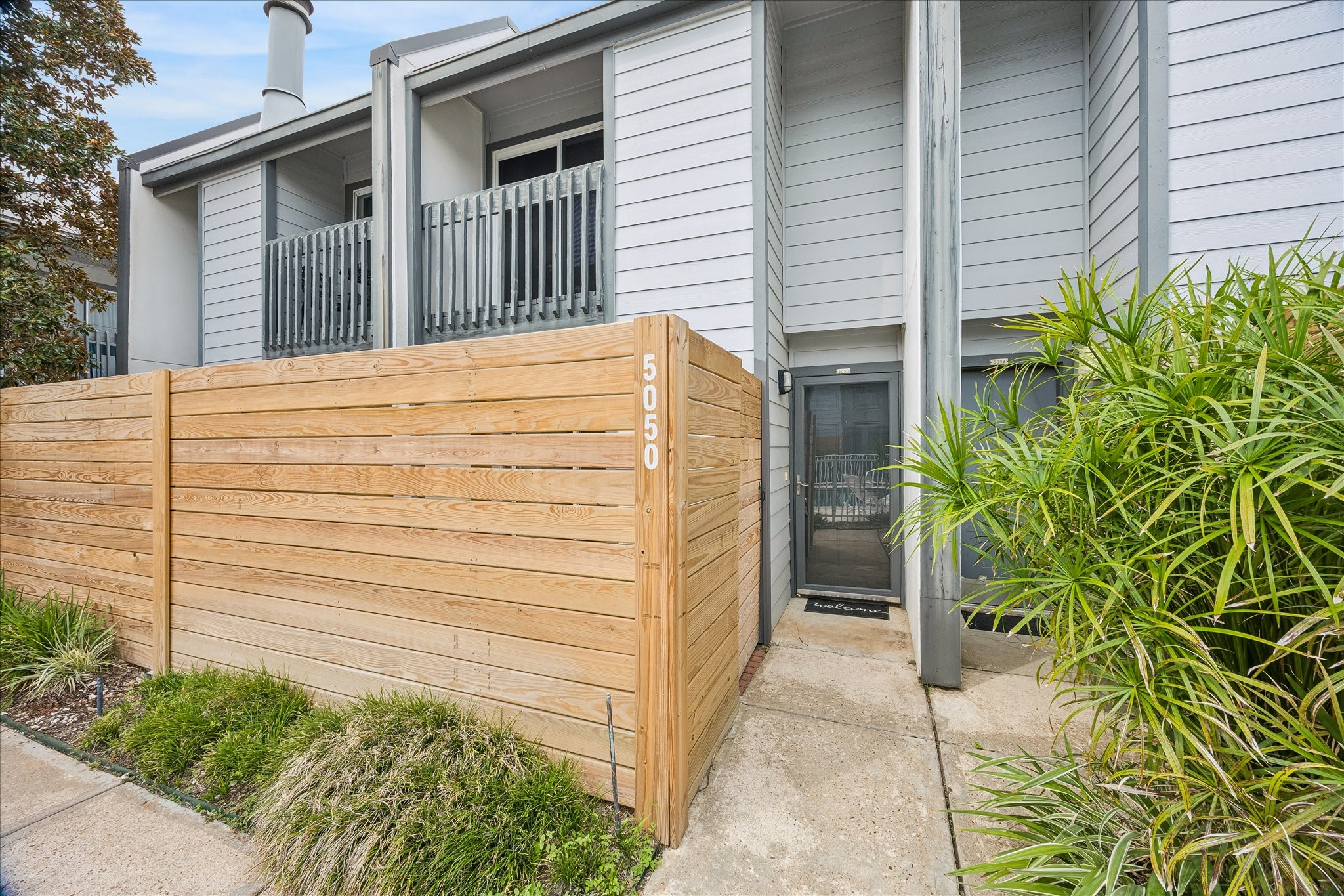 5050 Glenmont Drive F5 Property Photo 5