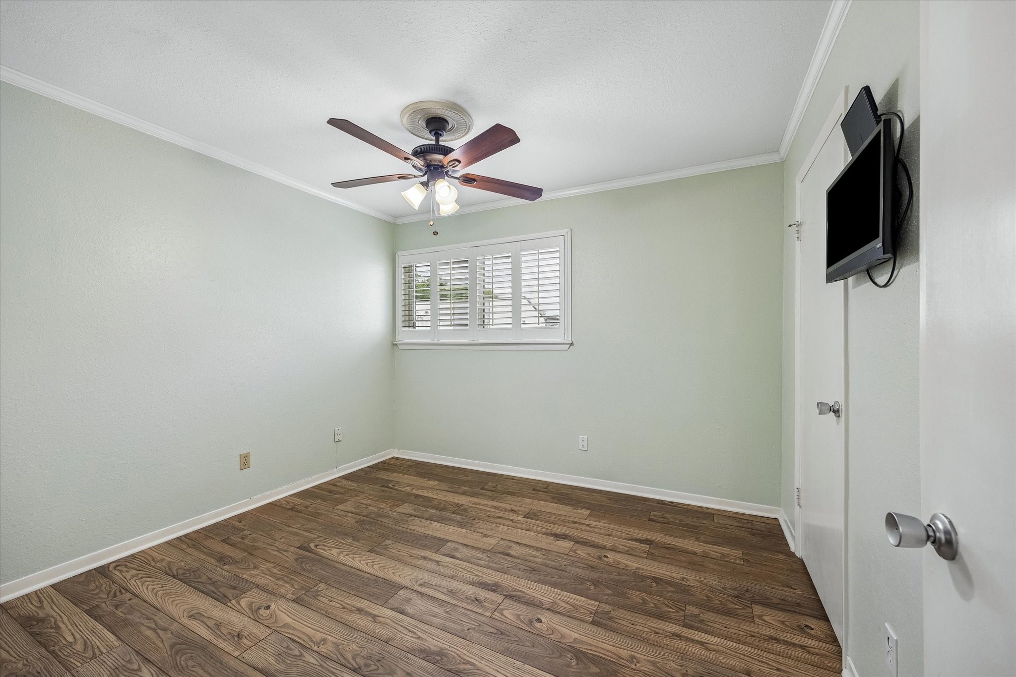 5050 Glenmont Drive F5 Property Photo 9