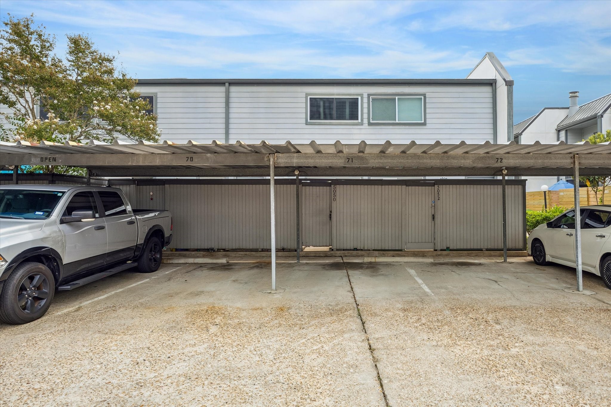 5050 Glenmont Drive F5 Property Photo 12