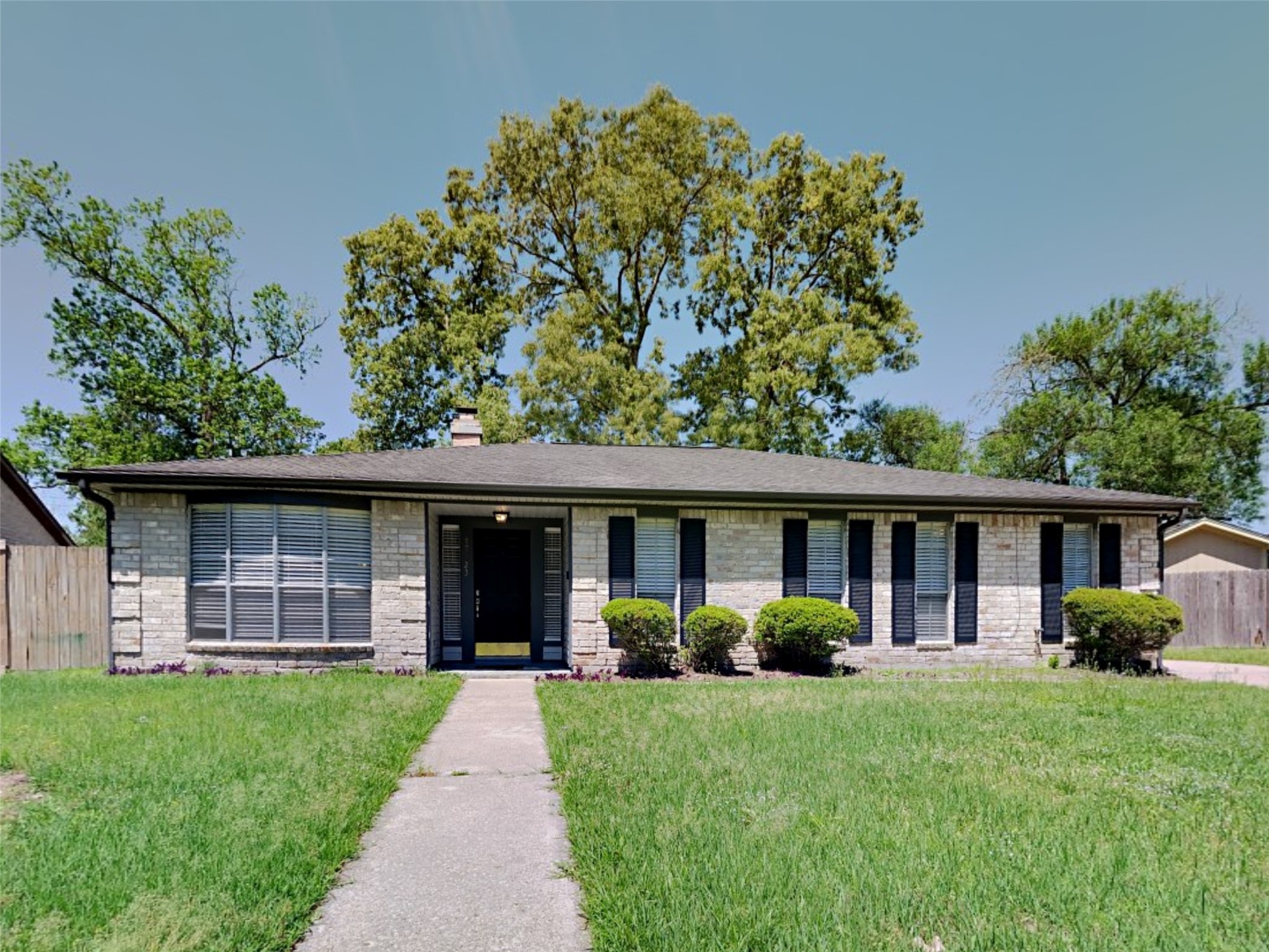 17623 Huntersglen Circle Property Photo 1