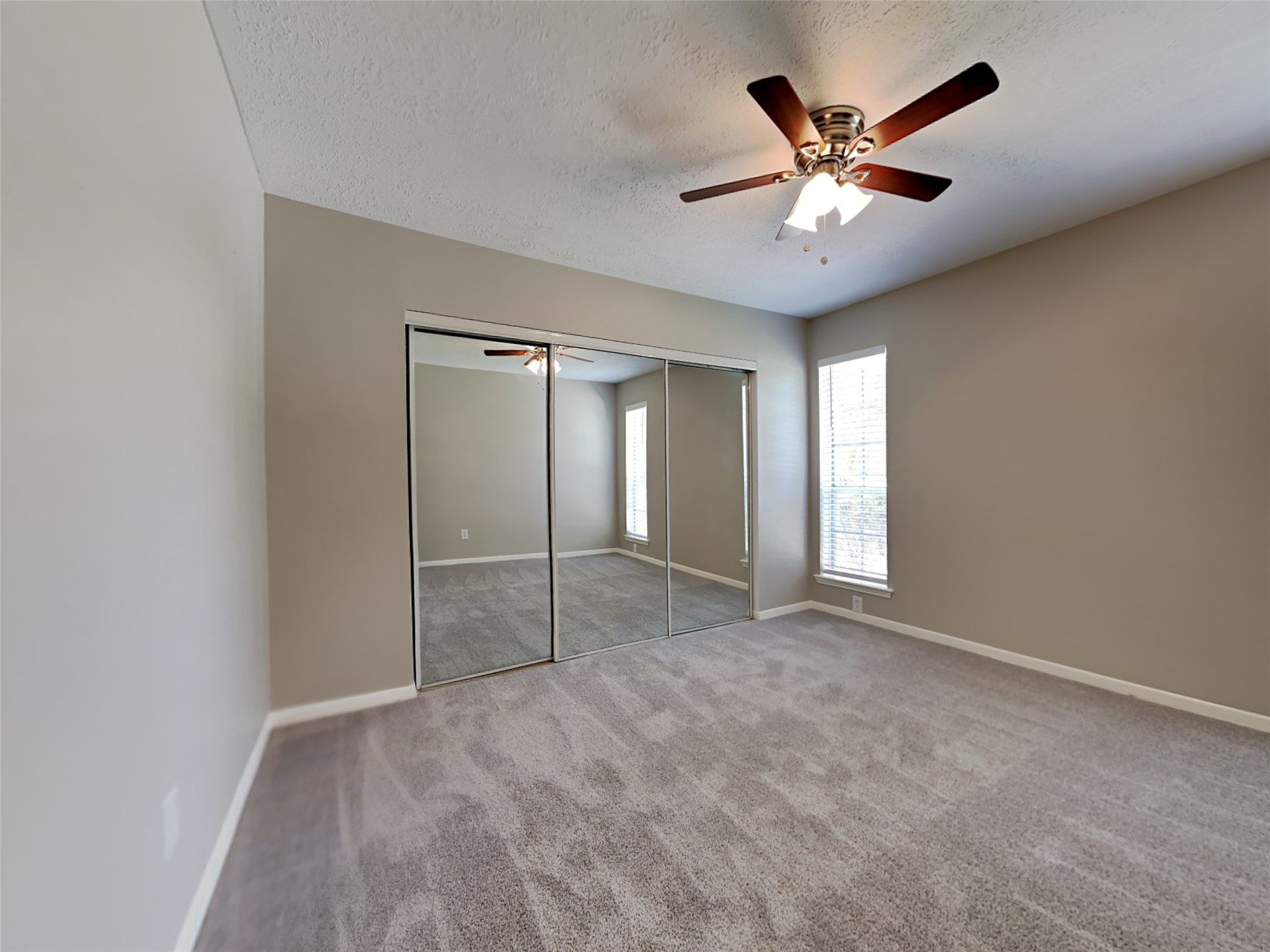 17623 Huntersglen Circle Property Photo 4