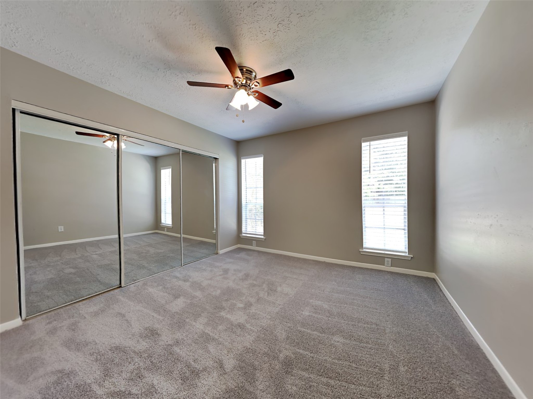 17623 Huntersglen Circle Property Photo 5