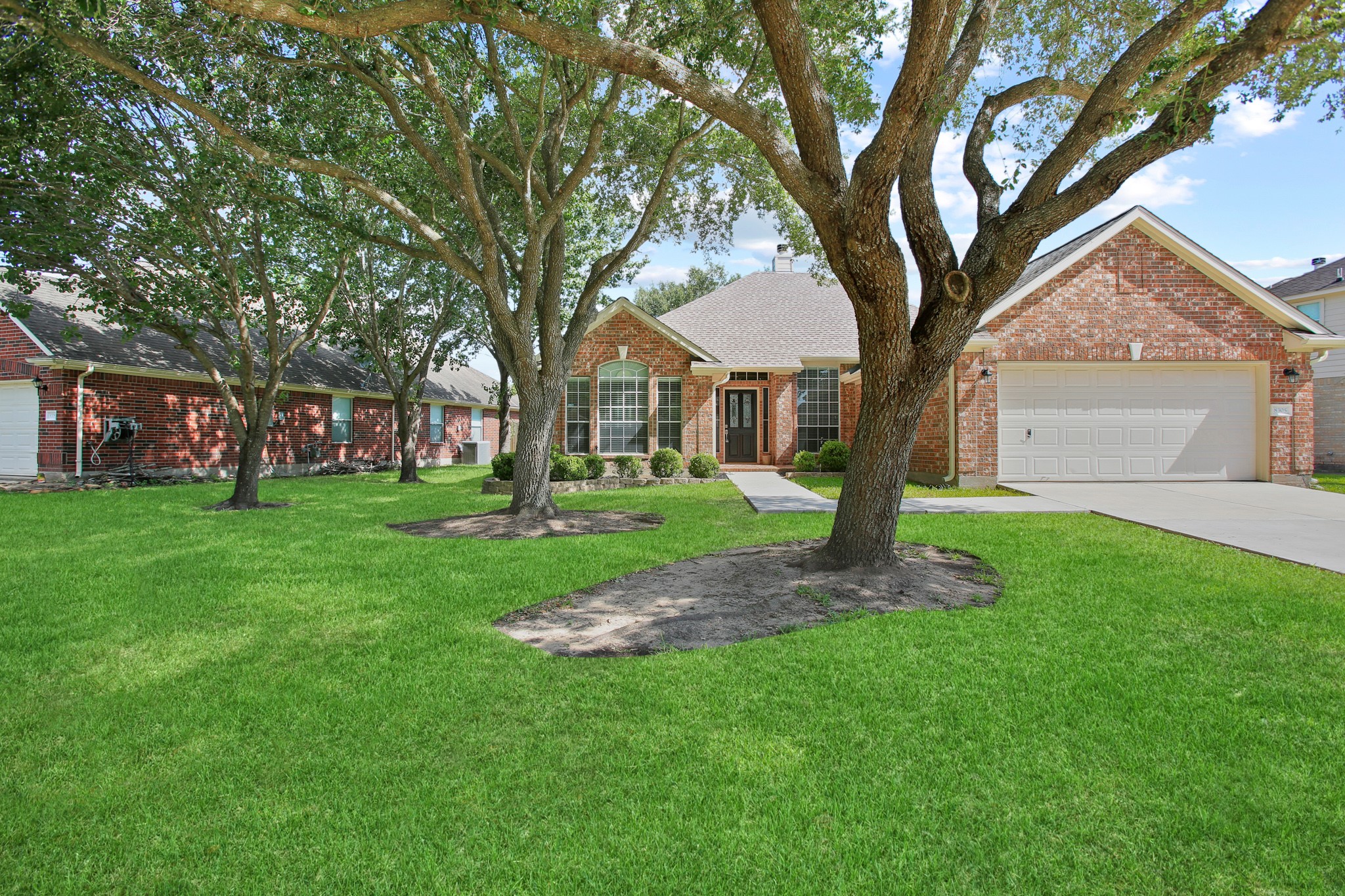 8305 Spinnaker Bay Lane Property Photo 1