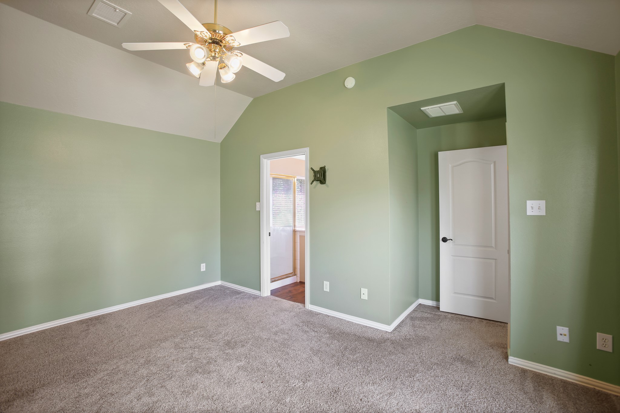 8305 Spinnaker Bay Lane Property Photo 13