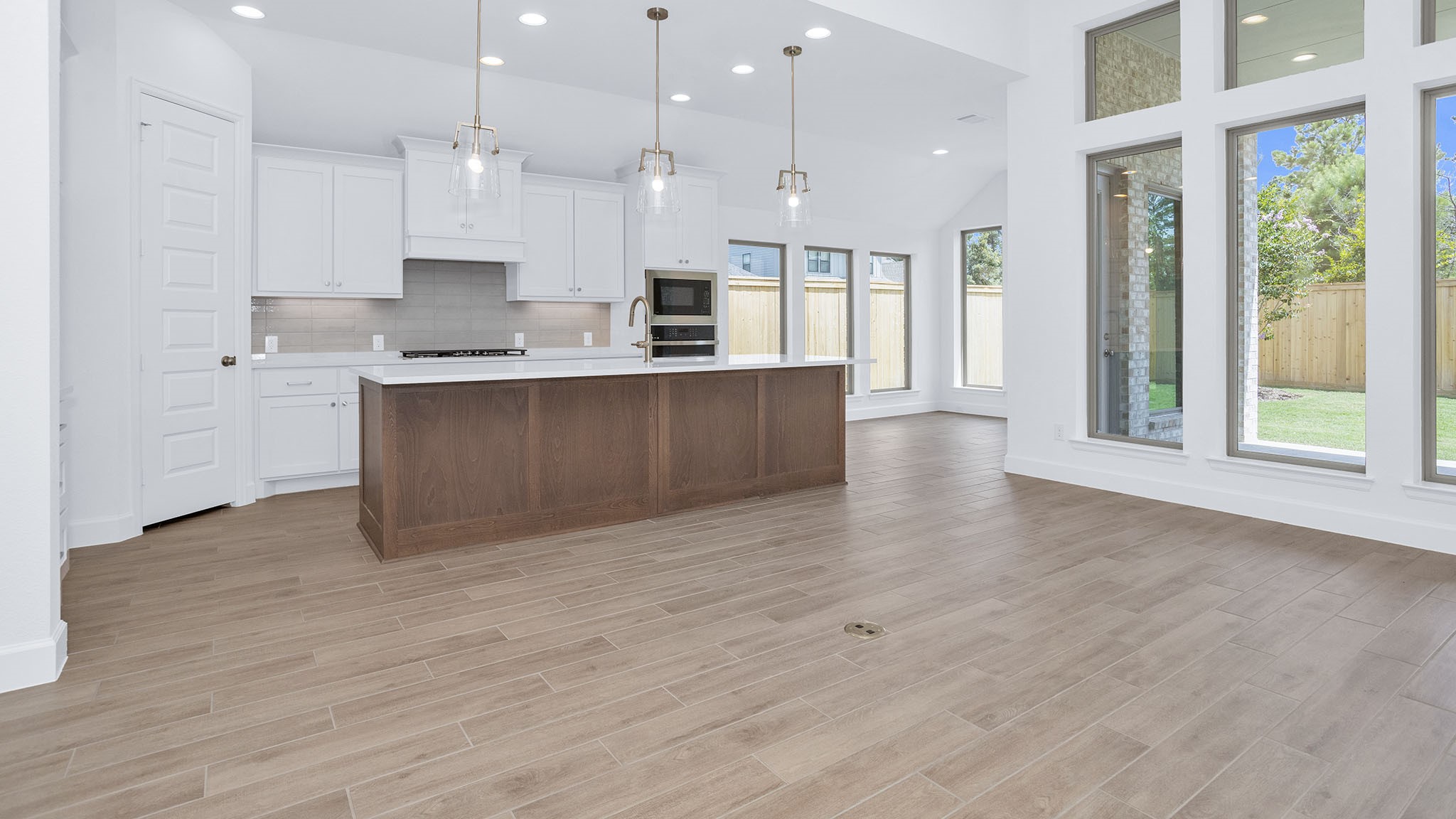 26803 Wayland Court Property Photo 6