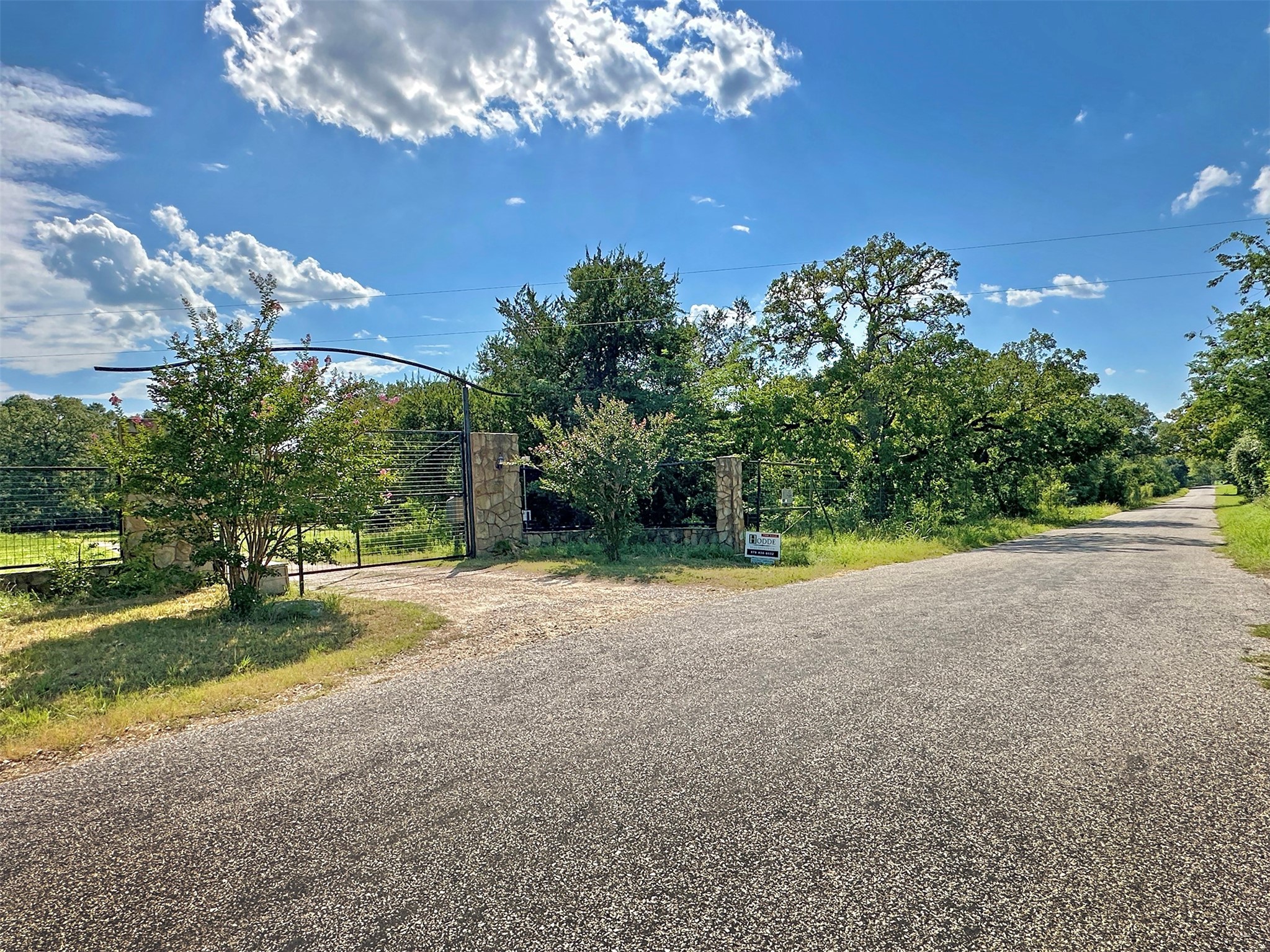 - Sun Oil Road Property Photo 3