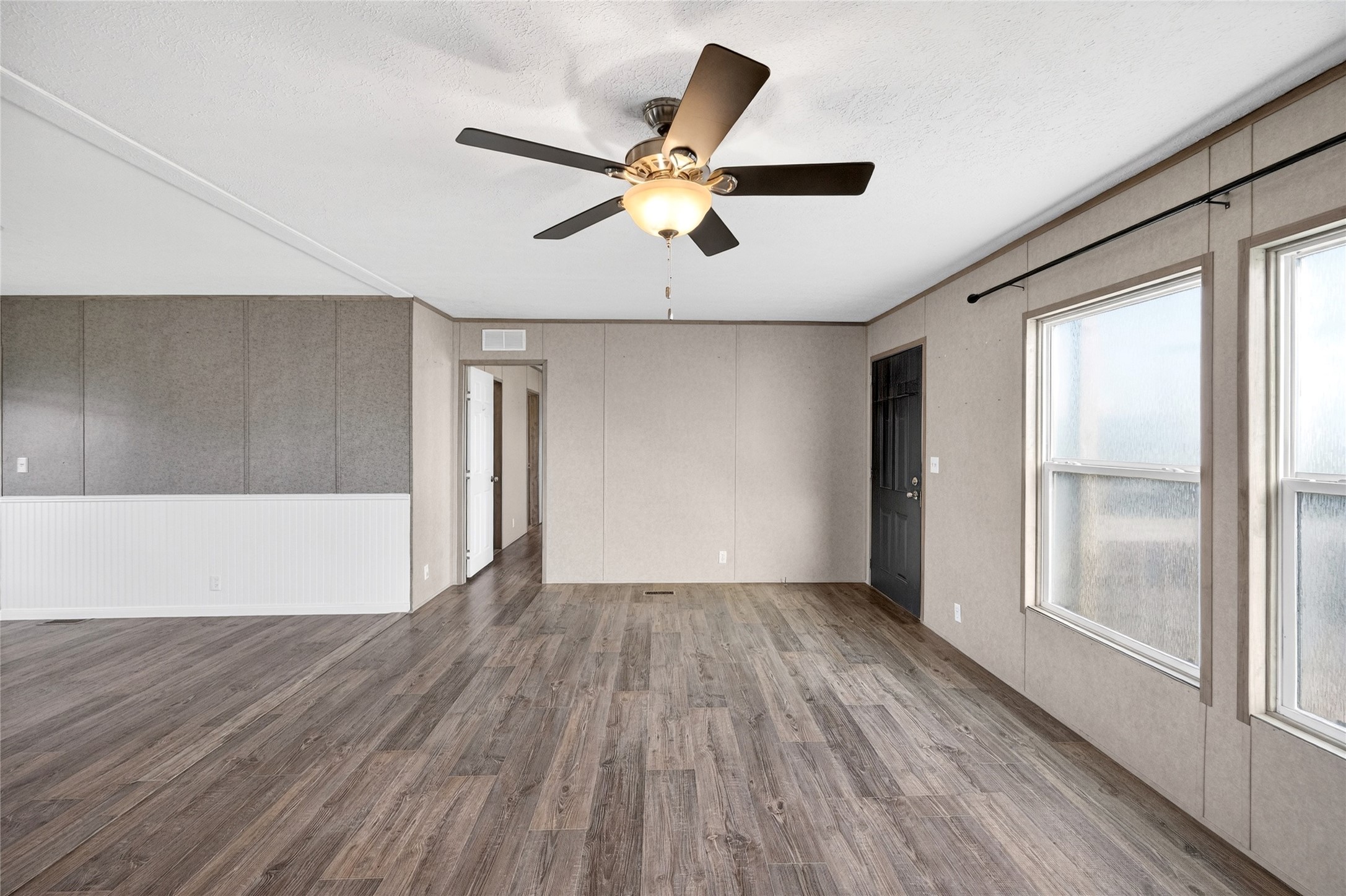 17680 Old Highway 105 E Property Photo 9