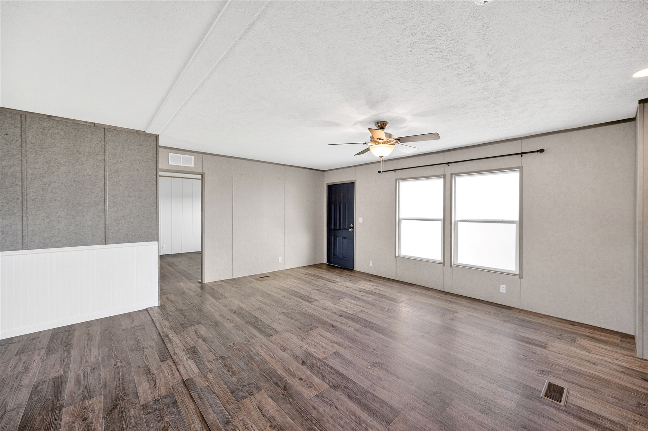 17680 Old Highway 105 E Property Photo 11