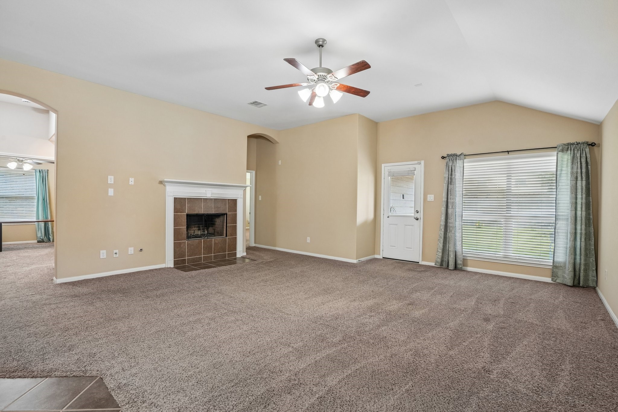 5018 Bay Lane Property Photo 6