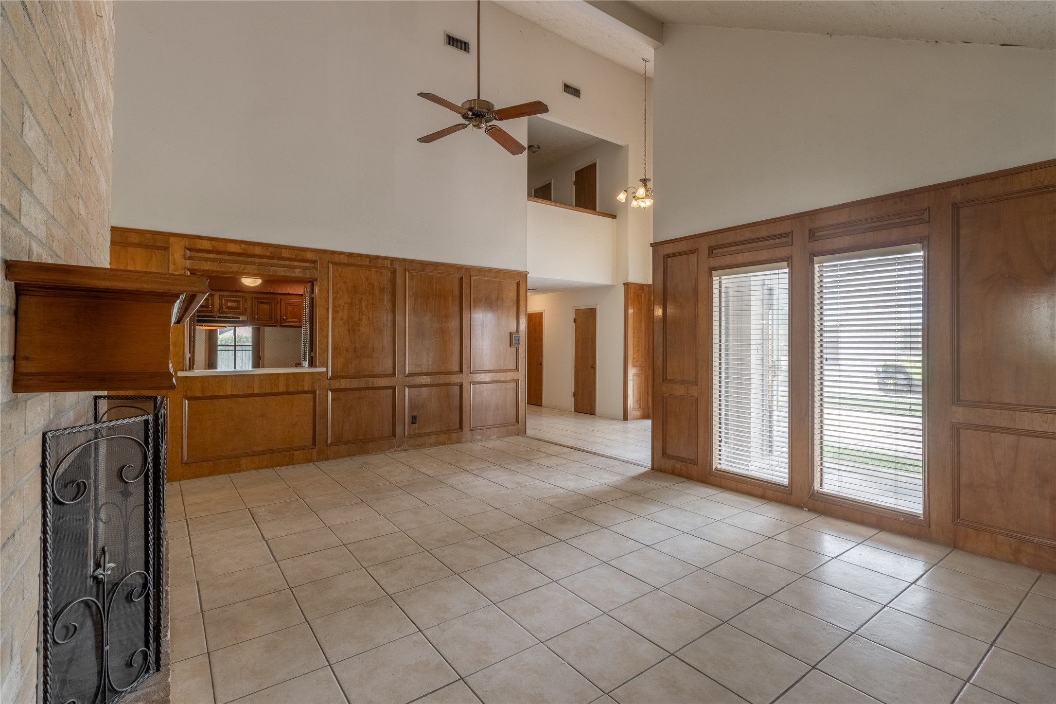 407 Hedgecroft Drive Property Photo 5