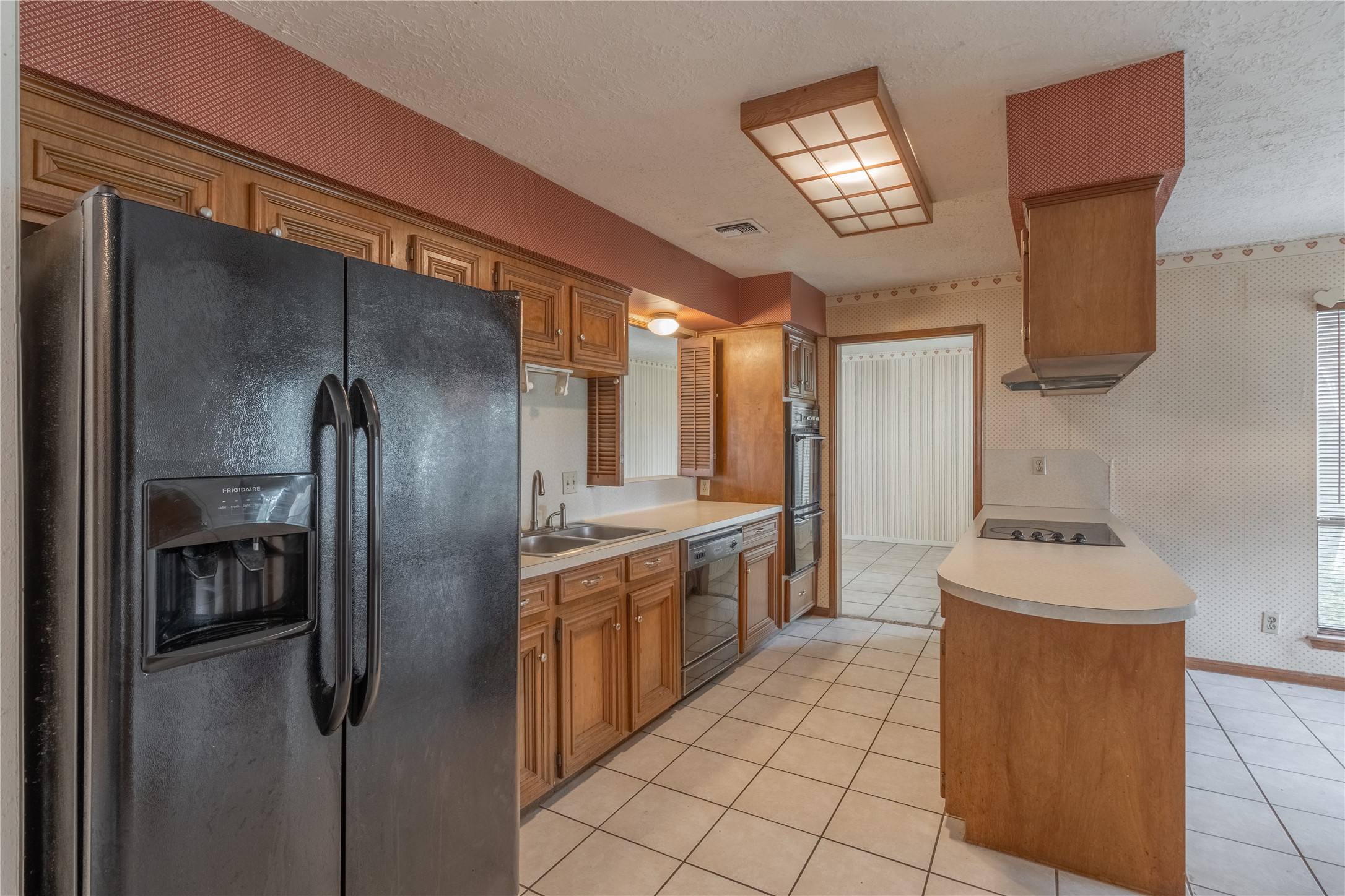 407 Hedgecroft Drive Property Photo 9