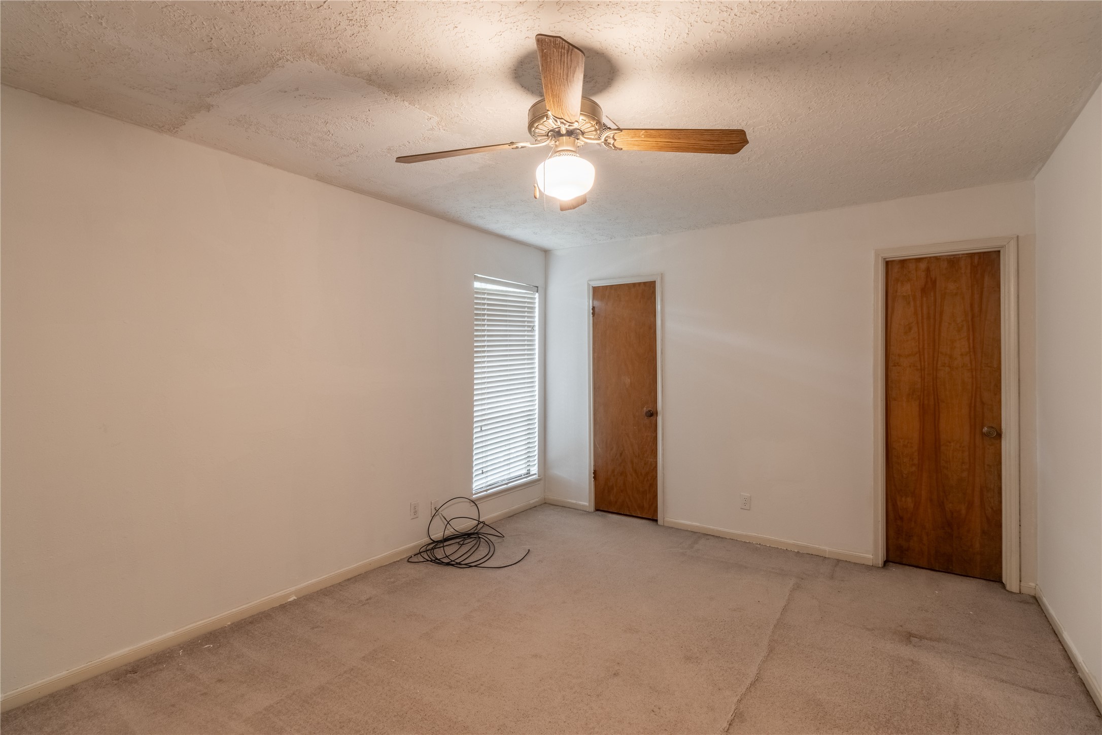 407 Hedgecroft Drive Property Photo 11