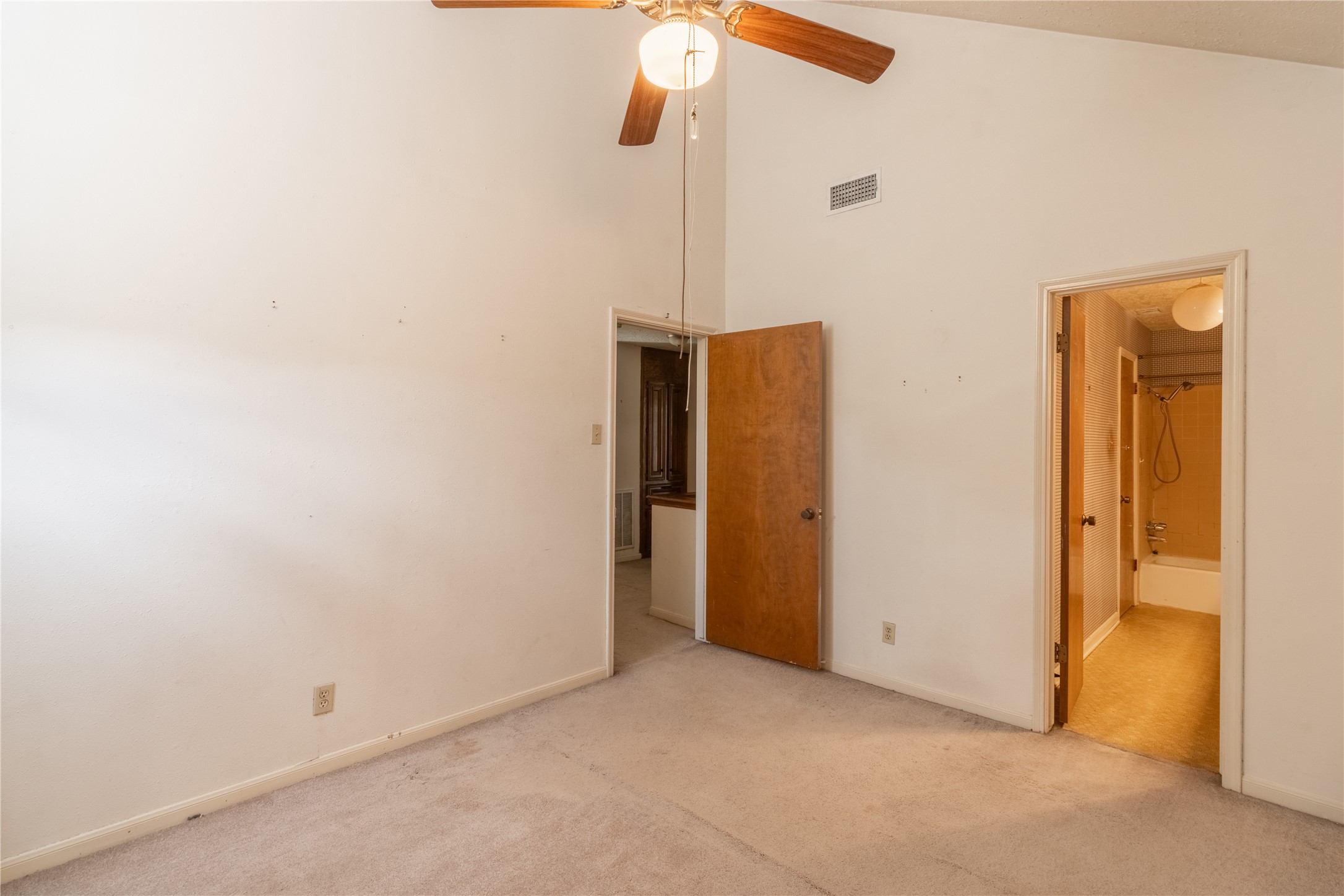 407 Hedgecroft Drive Property Photo 22