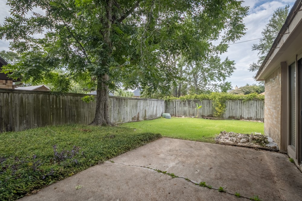 407 Hedgecroft Drive Property Photo 24