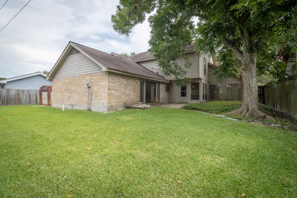 407 Hedgecroft Drive Property Photo 25